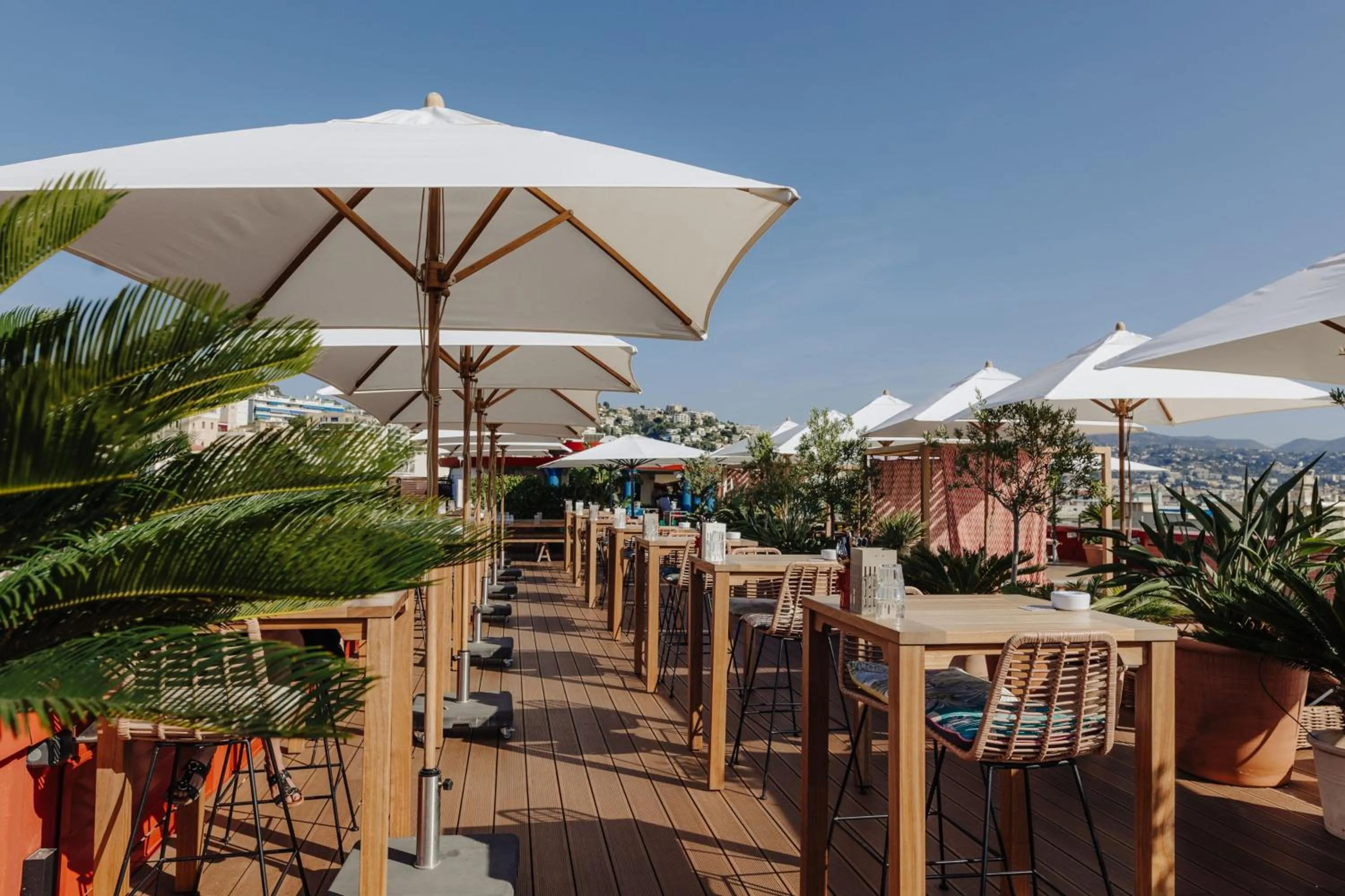 Restaurant/places to eat in AC Hotel by Marriott Nice