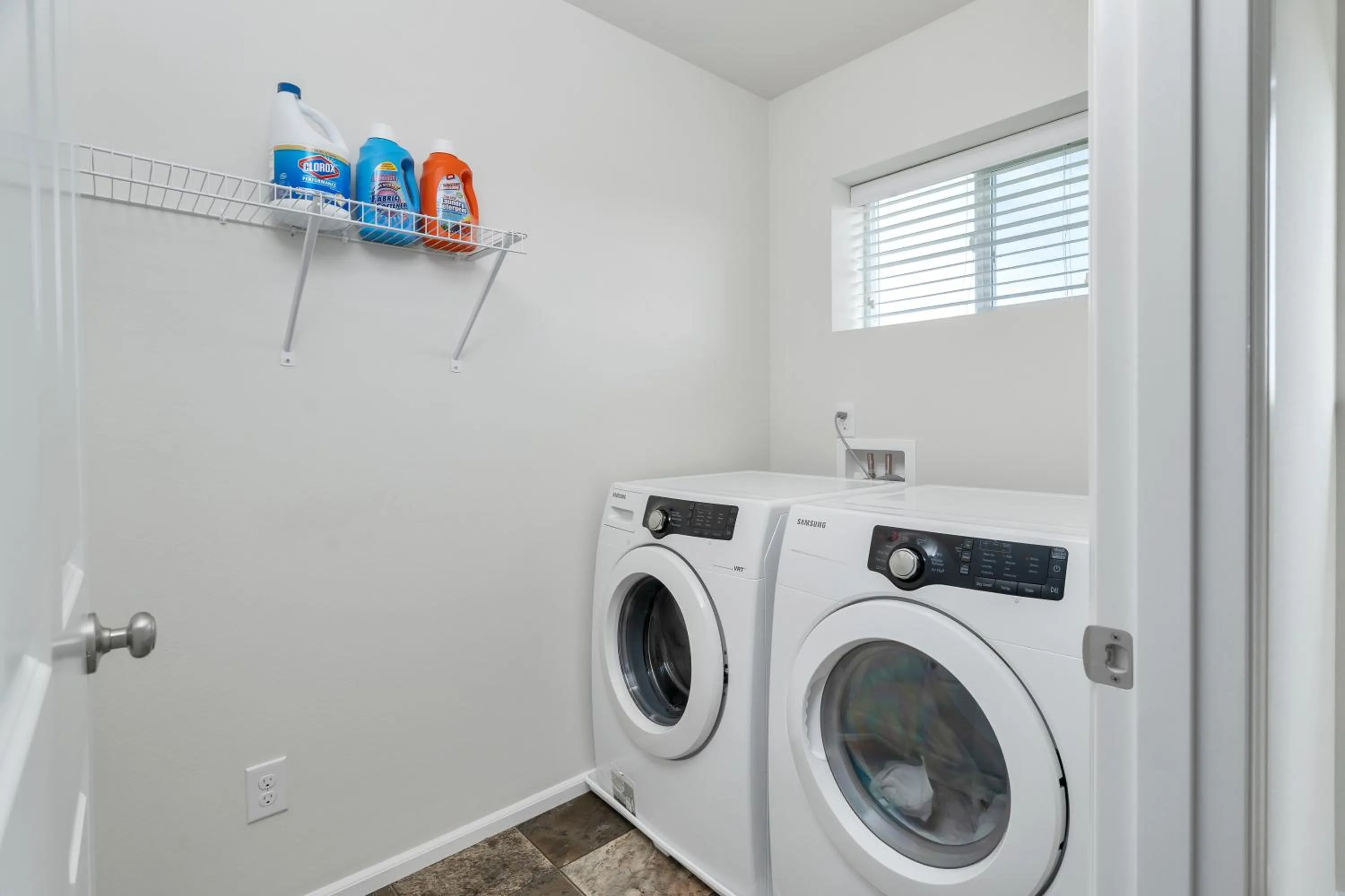 laundry in Terra House Tacoma - EV Power Station, Crib, Stroller, High Chair