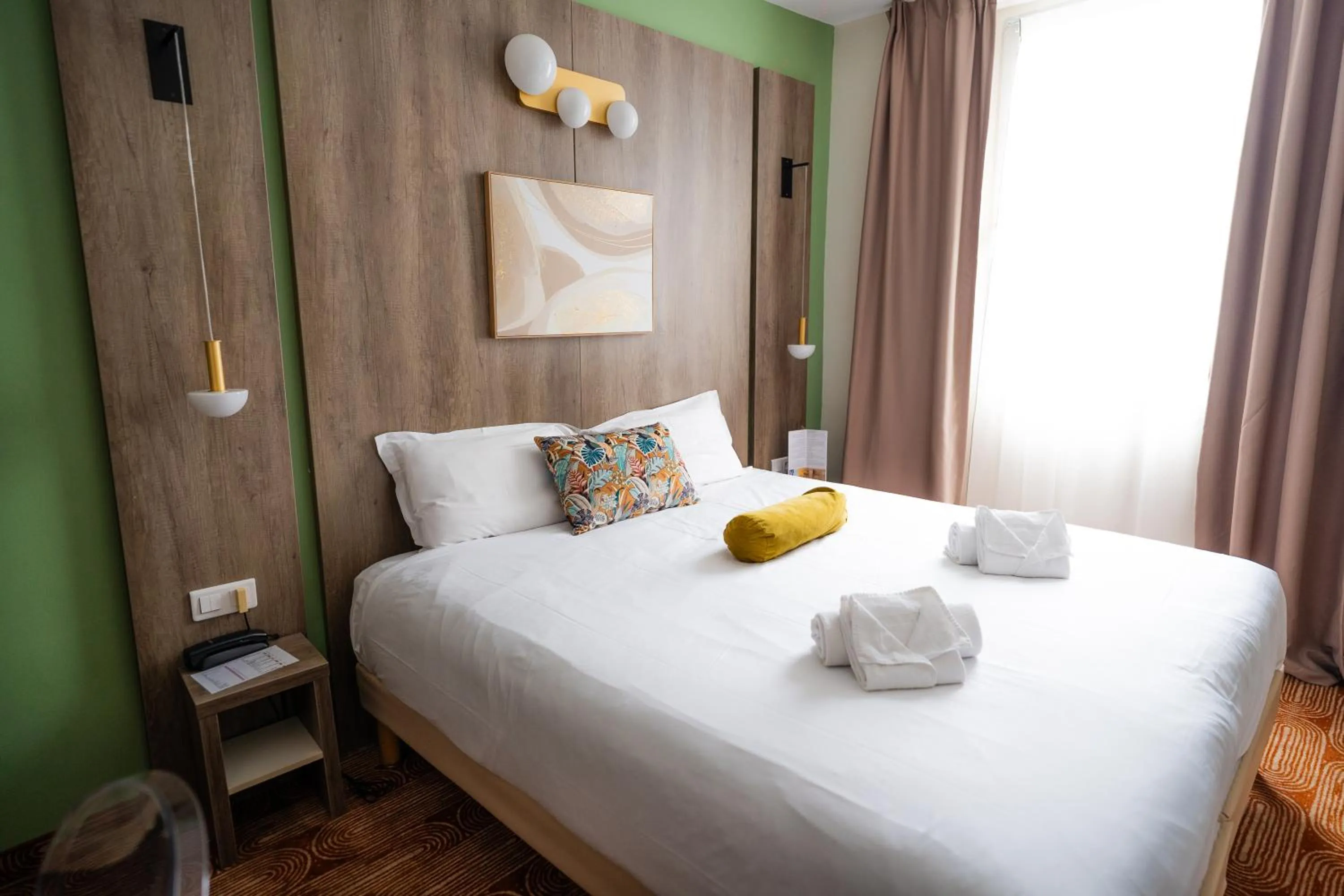 Bedroom, Bed in Hôtel Le Seize, Nice Centre