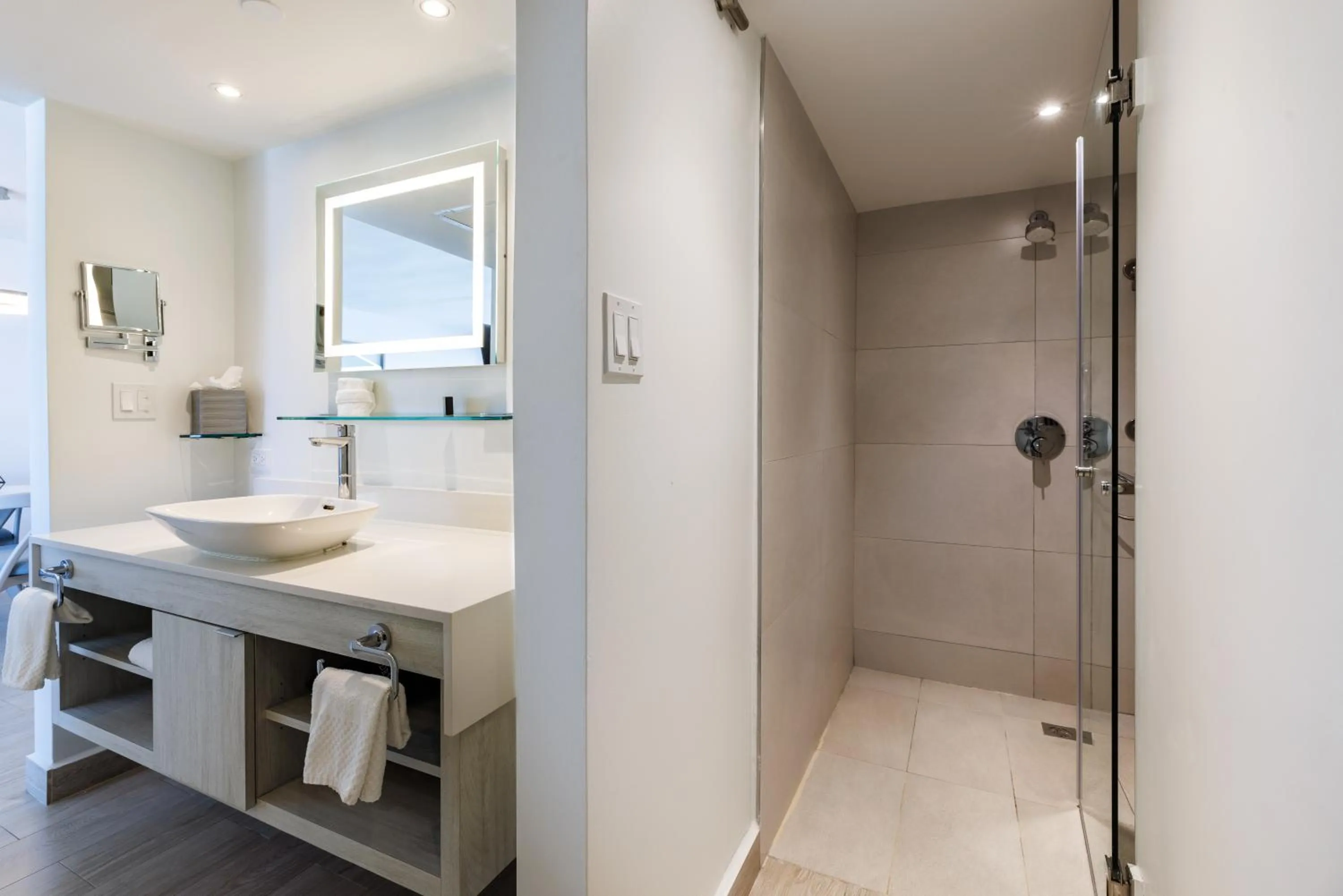 Shower in Condado Palm Inn San Juan, Tapestry Collection by Hilton