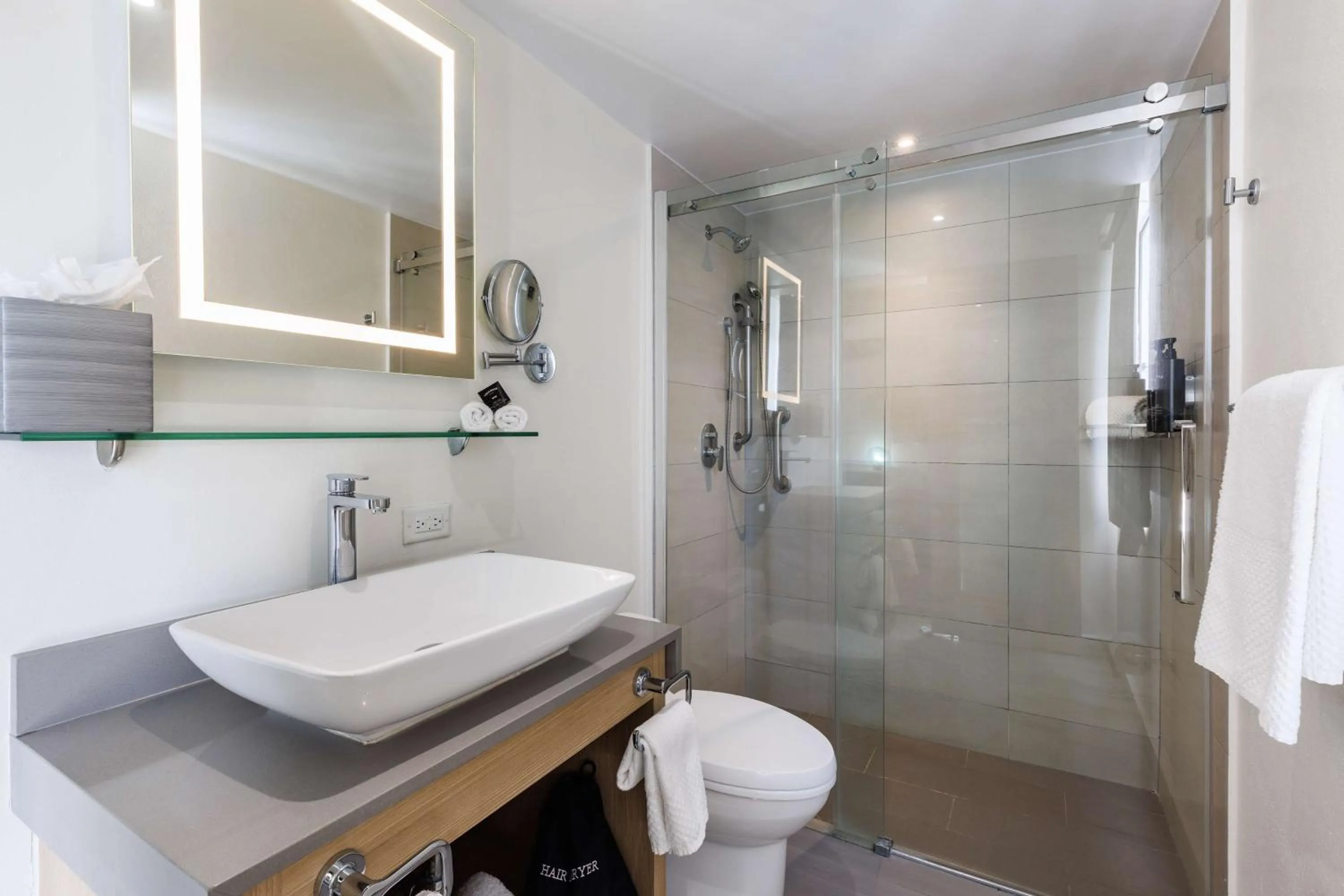 Photo of the whole room in Condado Palm Inn San Juan, Tapestry Collection by Hilton