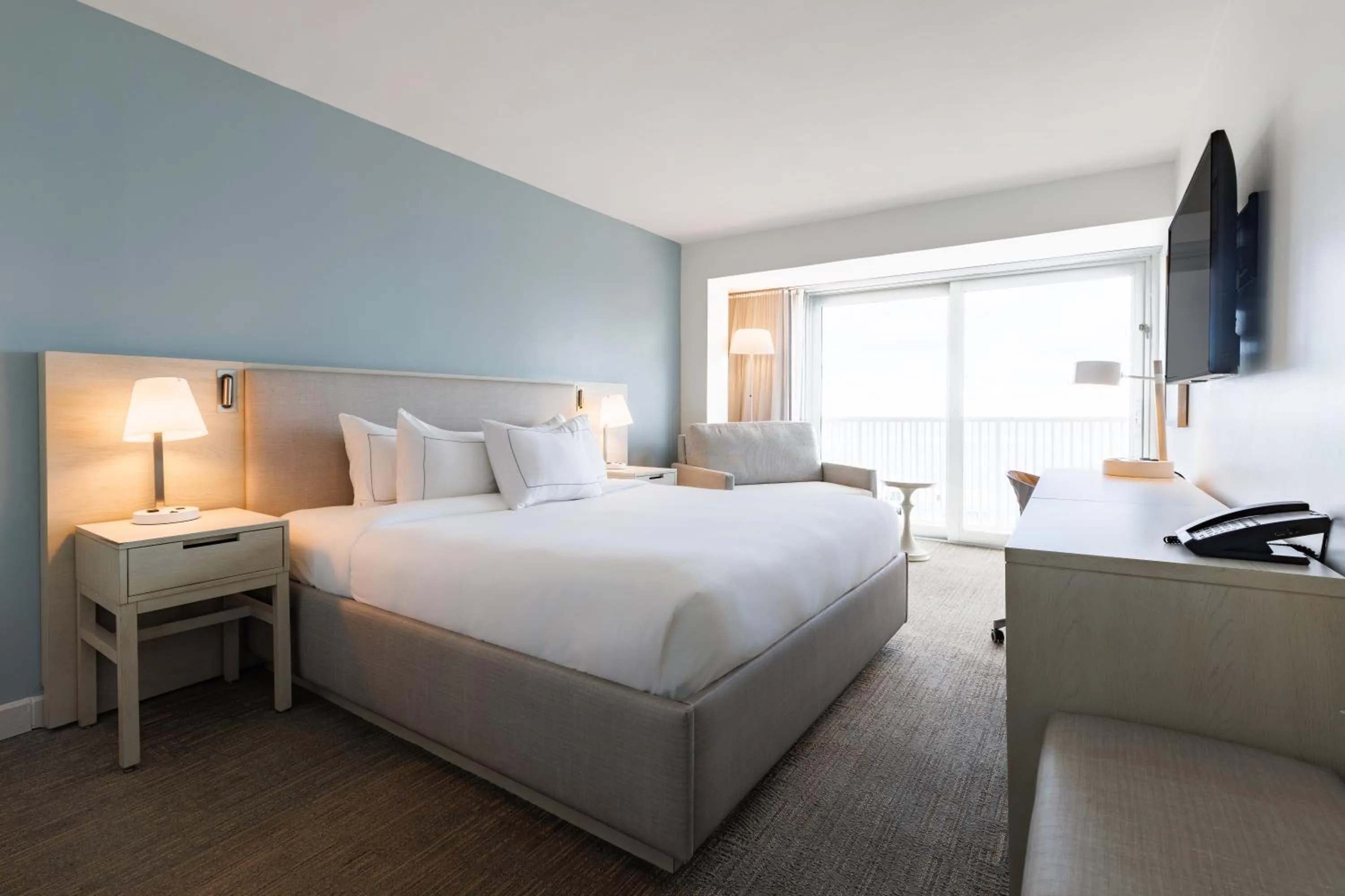 Bedroom, Bed in Condado Palm Inn San Juan, Tapestry Collection by Hilton