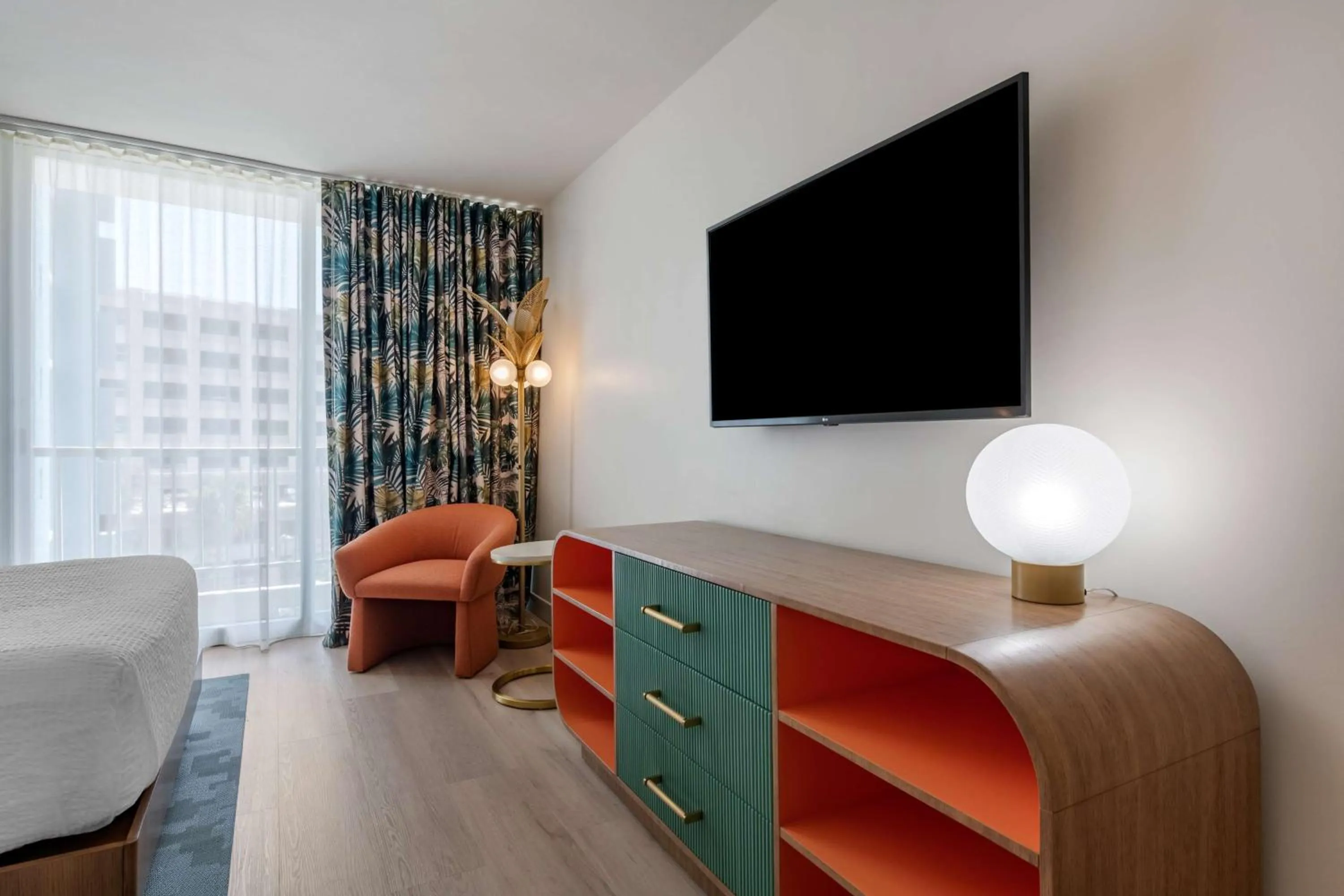 TV and multimedia, Bed in Condado Palm Inn San Juan, Tapestry Collection by Hilton