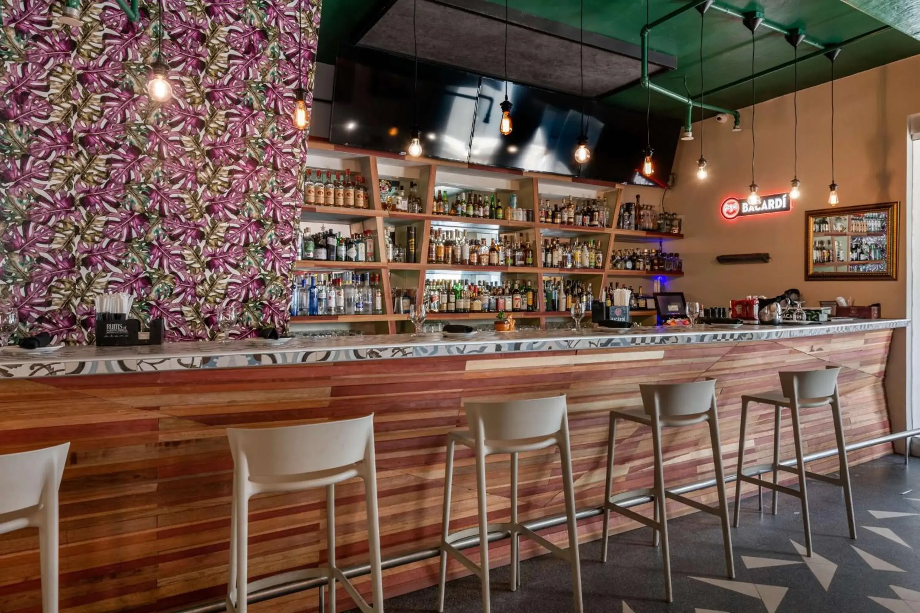 Restaurant/places to eat in Condado Palm Inn San Juan, Tapestry Collection by Hilton Restaurant/places to eat in Condado Palm Inn San Juan, Tapestry Collection by Hilton