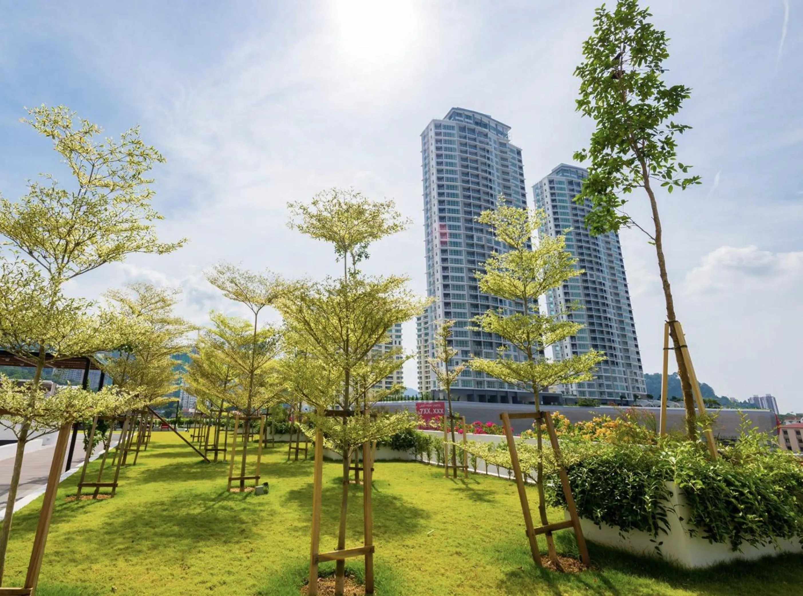 Garden in The Landmark Condo, by Sanguine