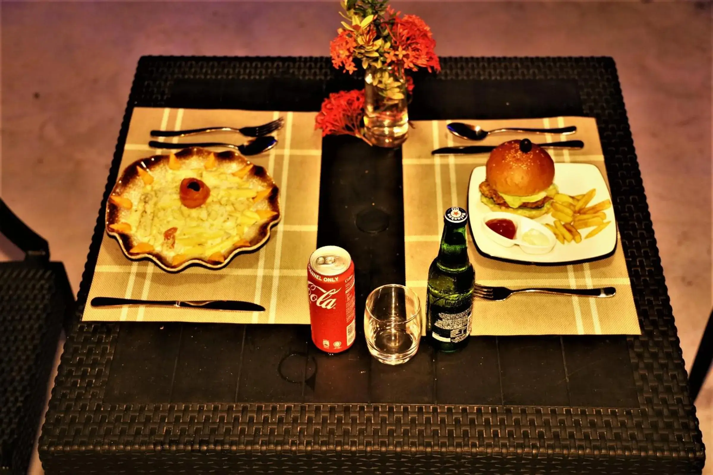 Restaurant/places to eat in Dhigurah Beach Inn Restaurant/places to eat in Dhigurah Beach Inn