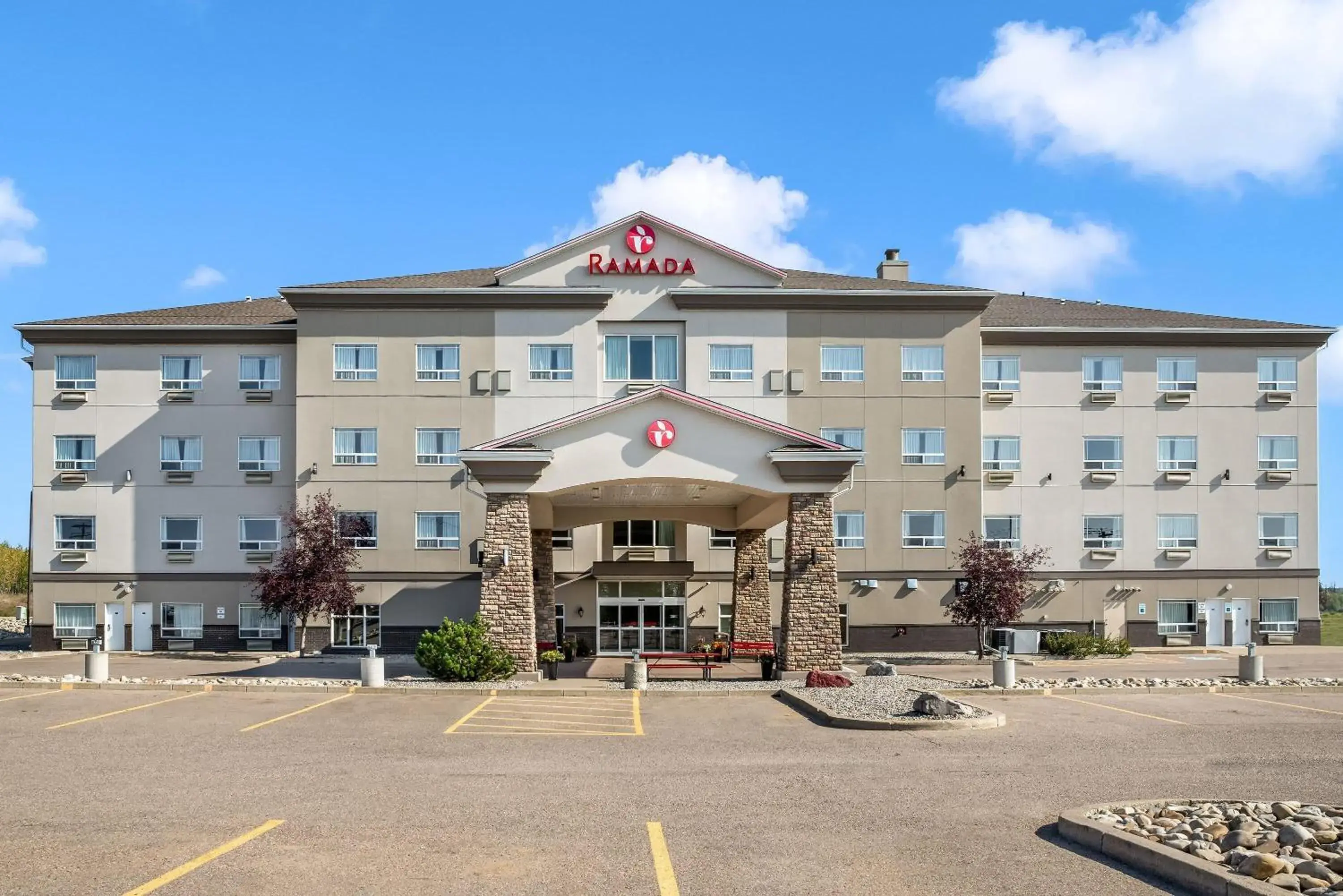 Property building in Ramada by Wyndham Lac La Biche Property building in Ramada by Wyndham Lac La Biche