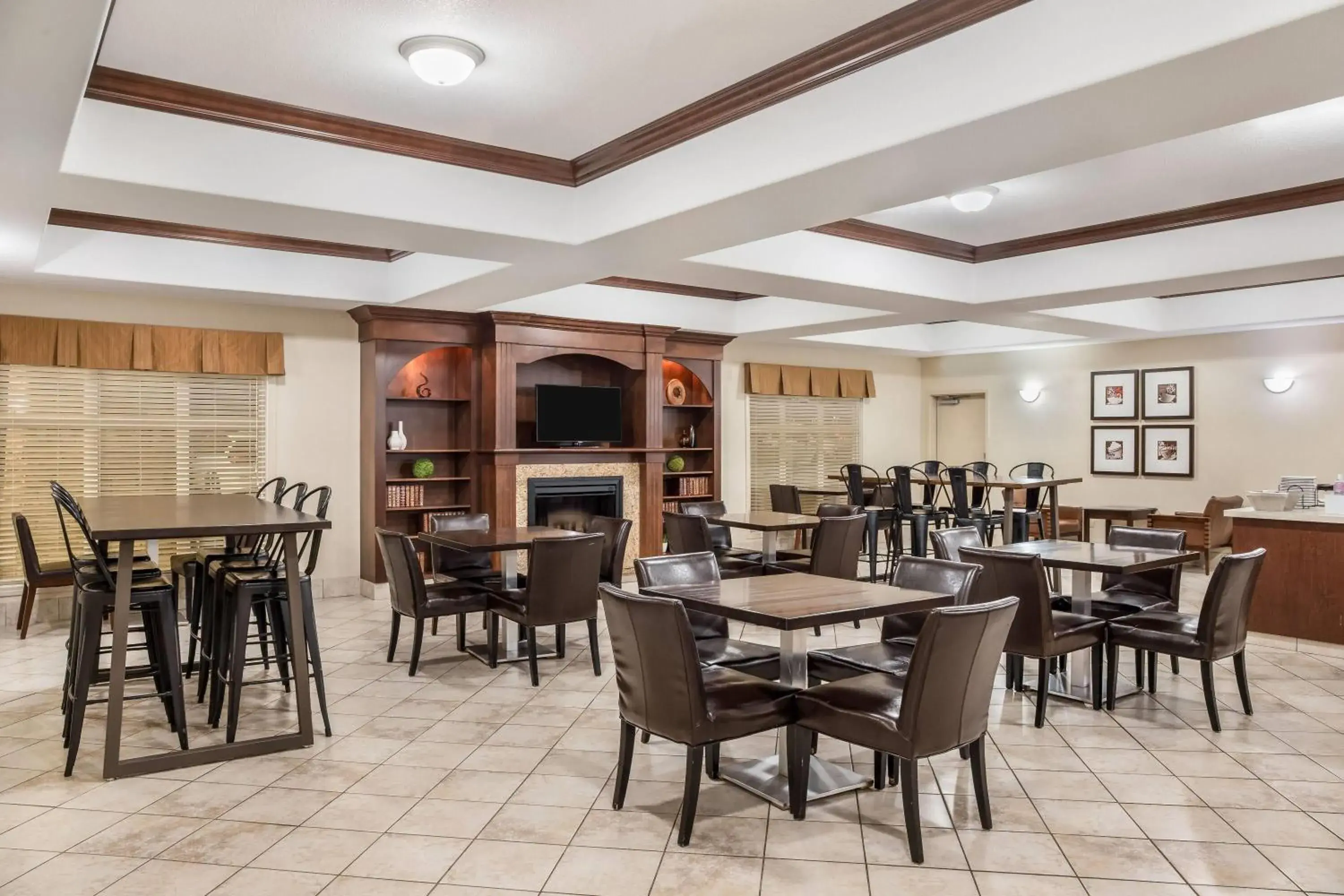 Restaurant/places to eat in Ramada by Wyndham Lac La Biche Restaurant/places to eat in Ramada by Wyndham Lac La Biche