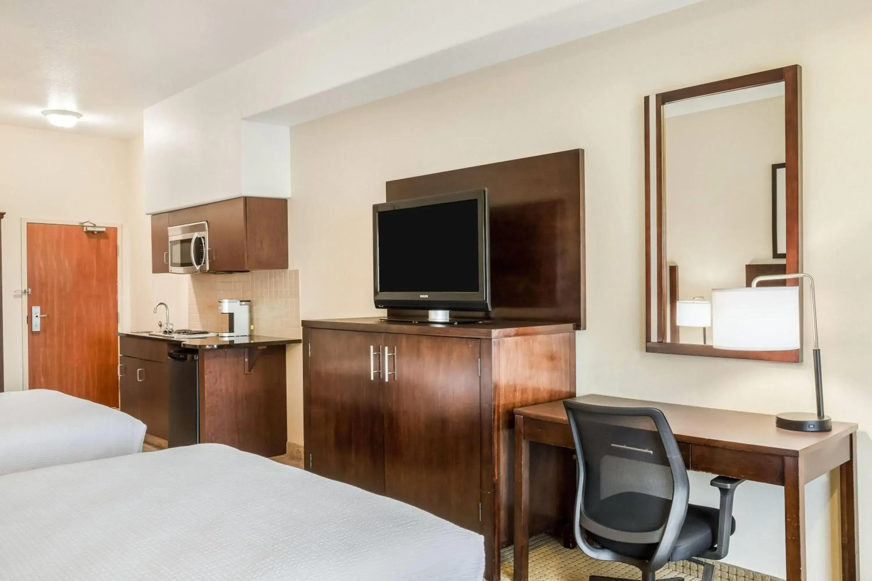 Bed in Ramada by Wyndham Lac La Biche Bed in Ramada by Wyndham Lac La Biche