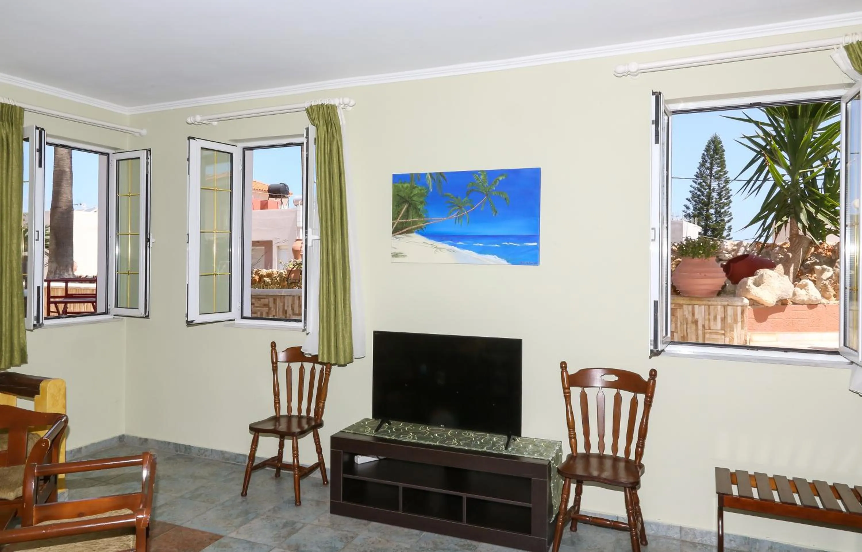 TV and multimedia in Heaven Apartments