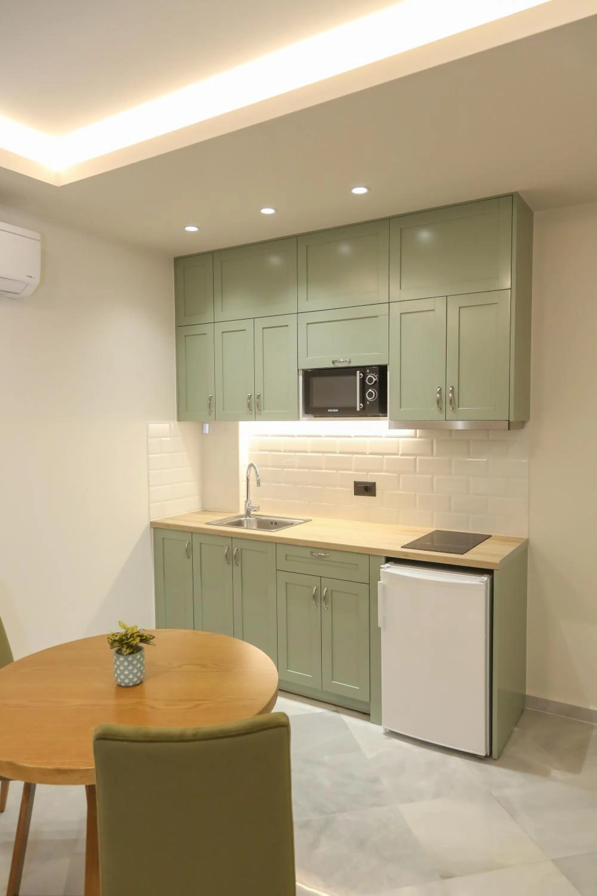 Kitchen or kitchenette in Heaven Apartments