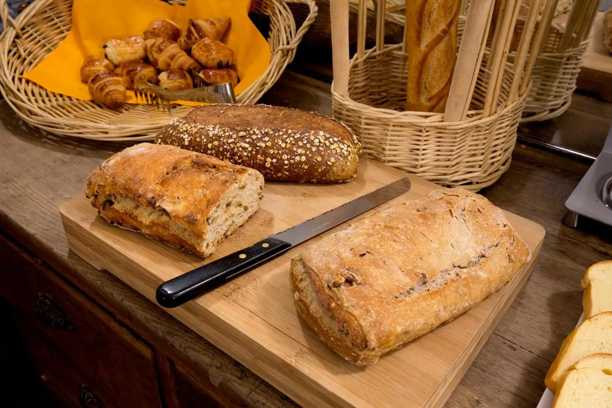 Restaurant/places to eat in Hôtel Raymond 4 Toulouse Restaurant/places to eat in Hôtel Raymond 4 Toulouse