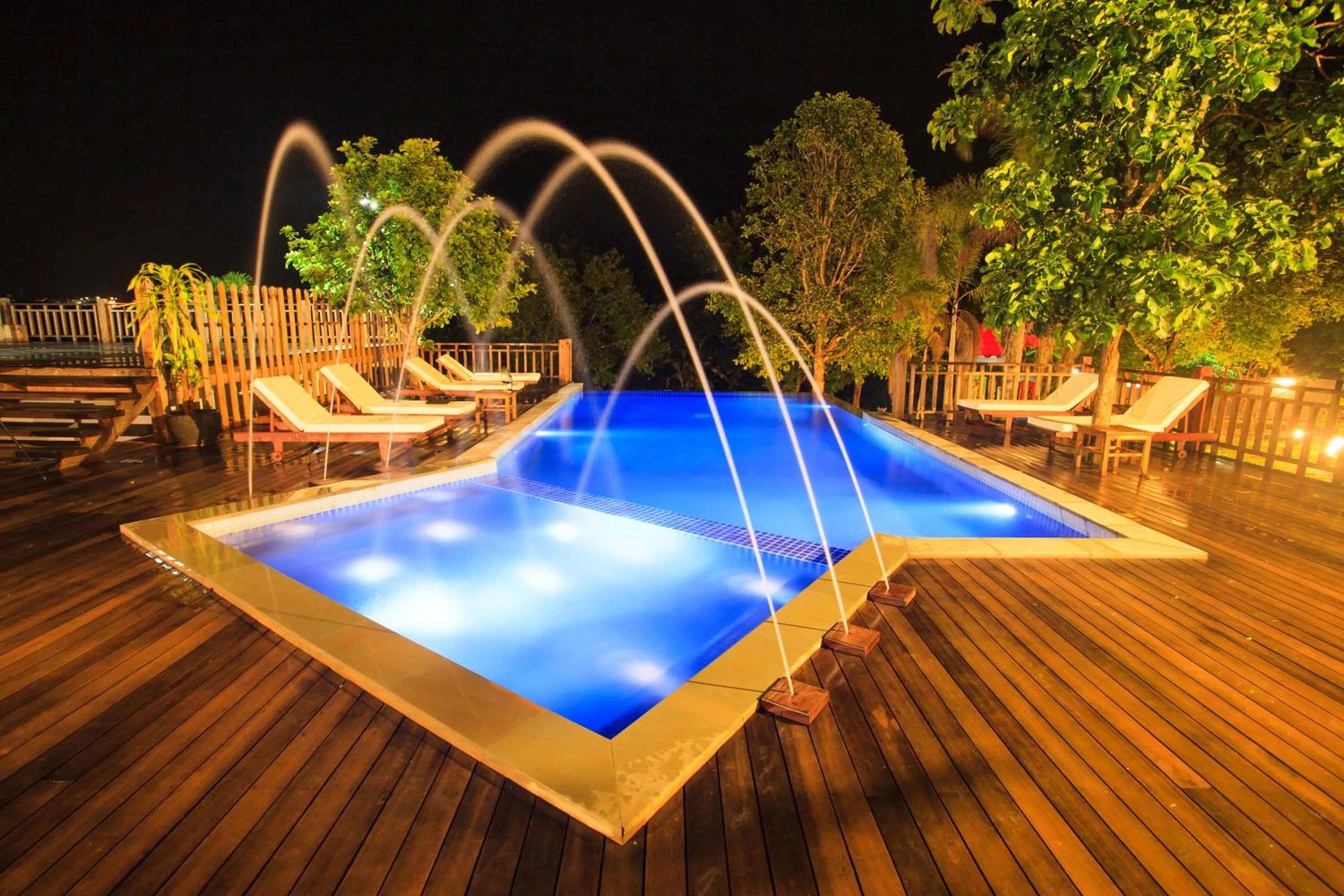 Swimming pool in Mayura Hill Resort