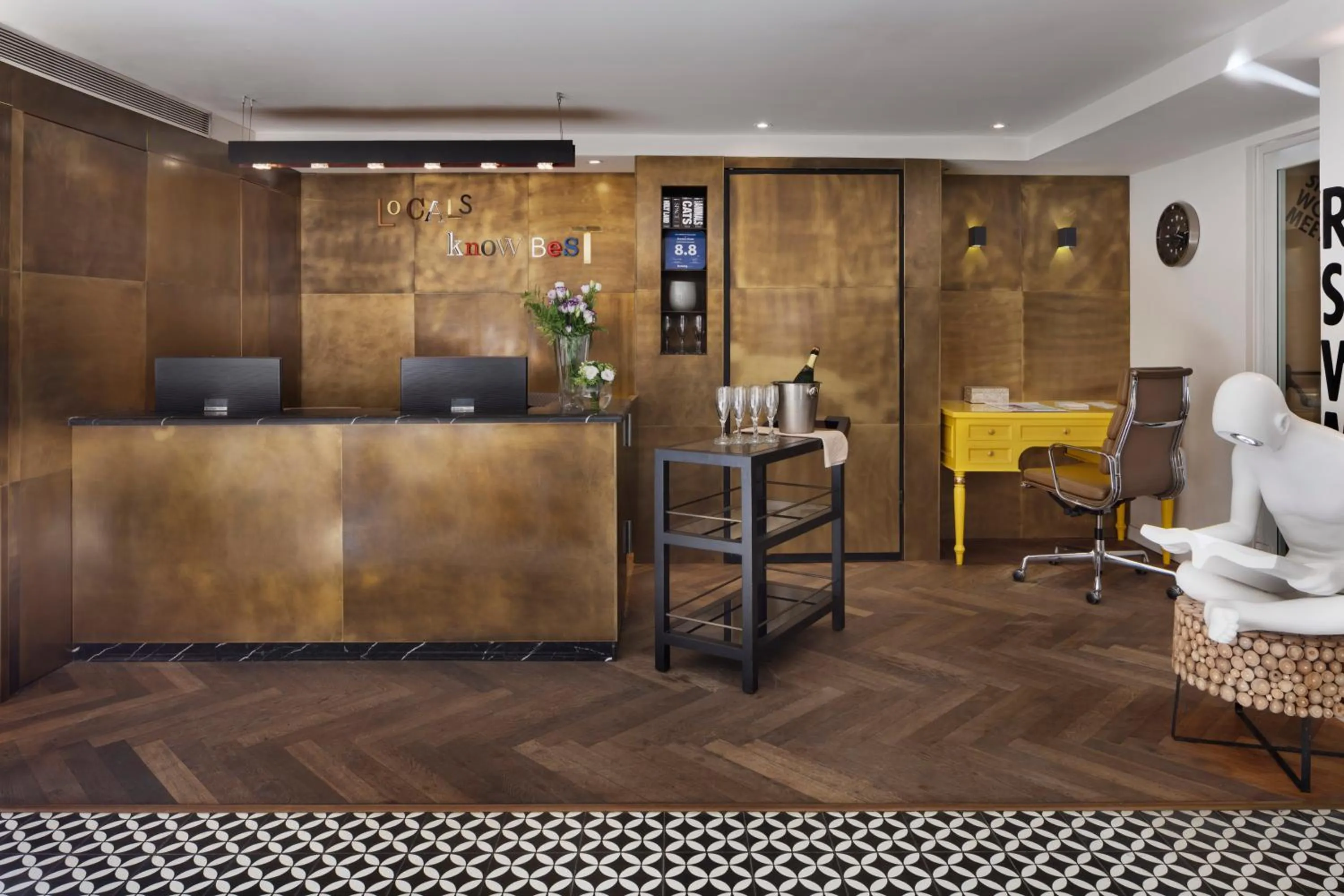 Lobby or reception in Jacob Shenkin Hotel