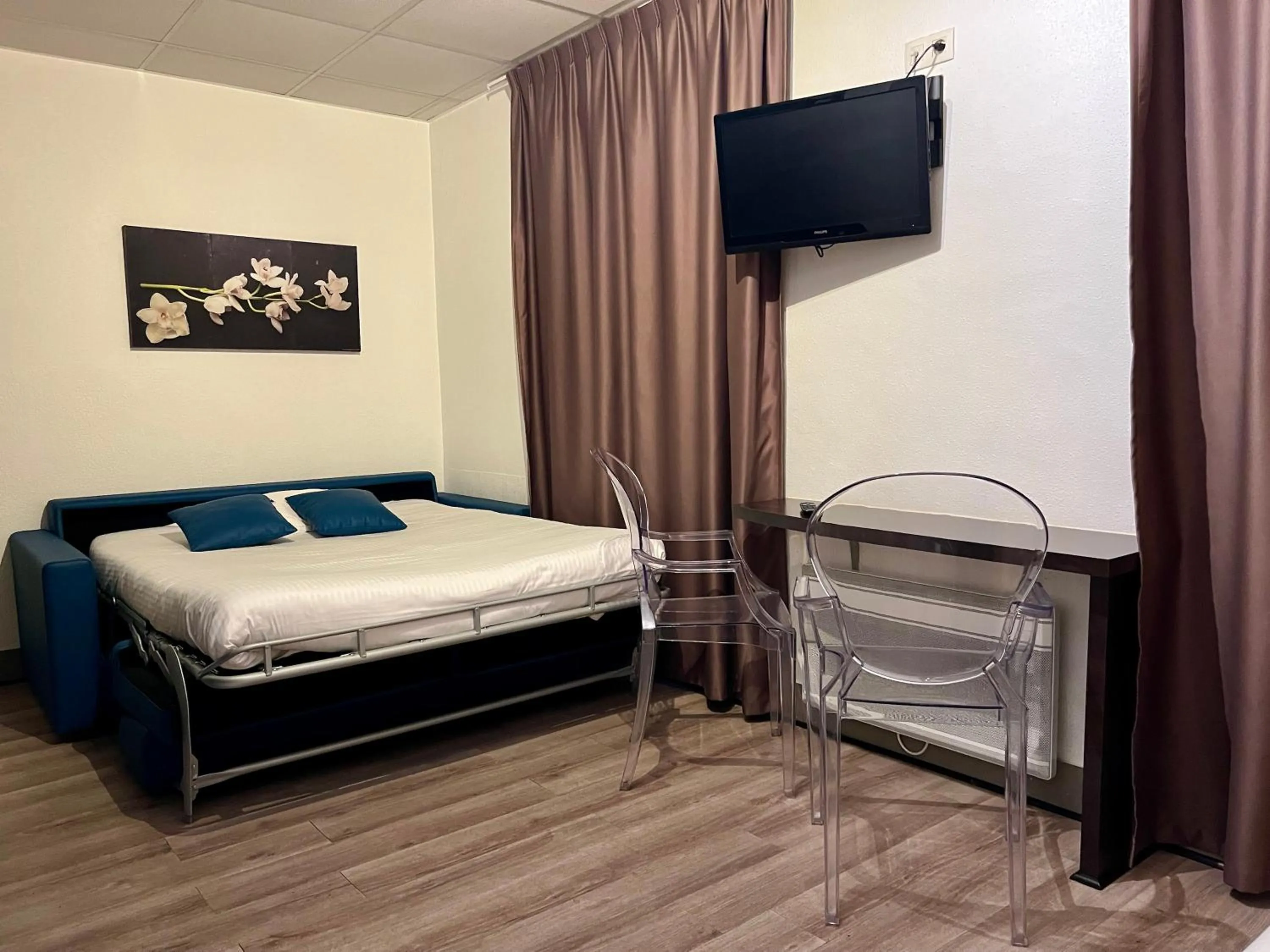 Bed in Hôtel Vol de Nuit Purpan