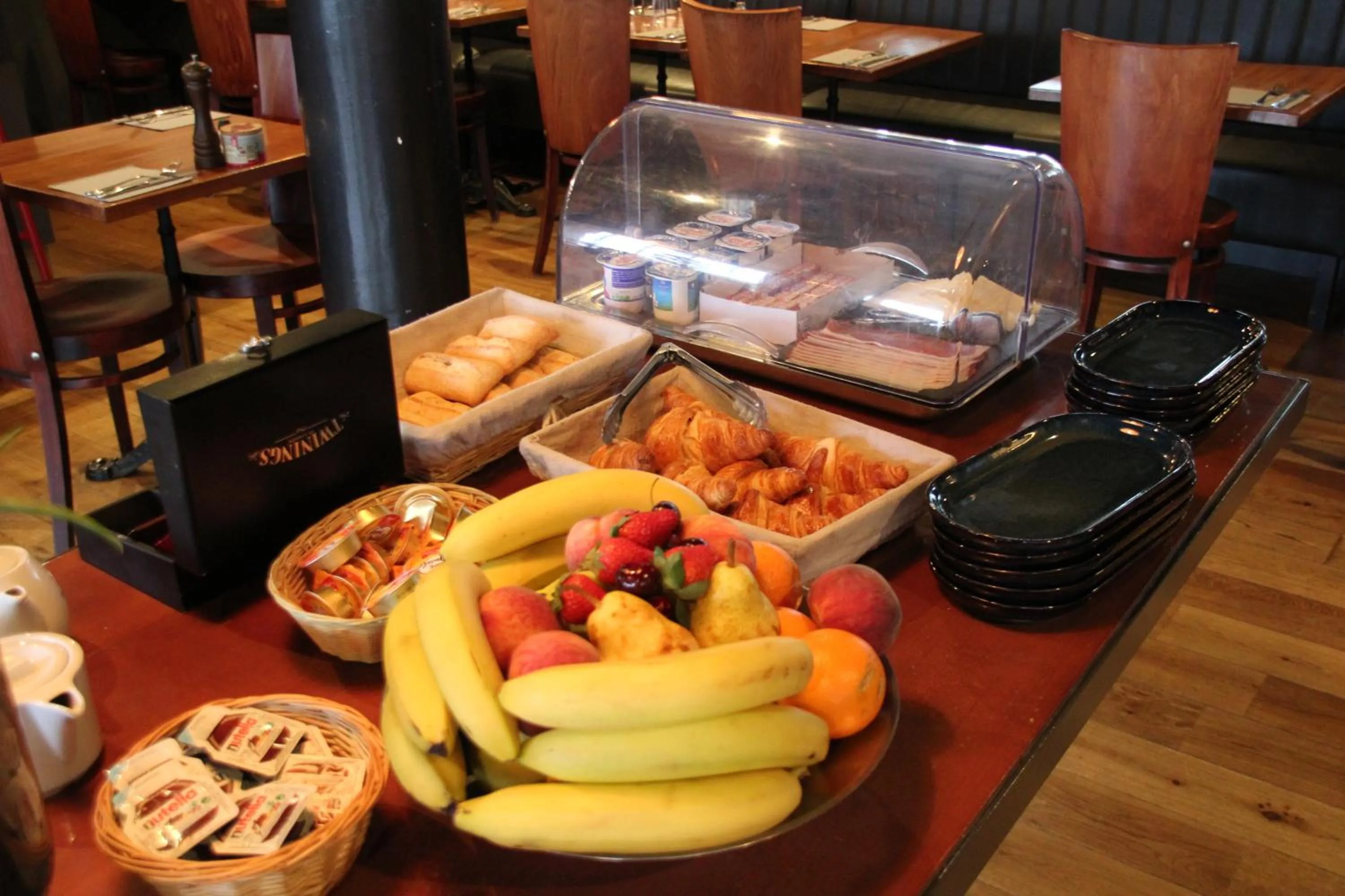 Breakfast in Hôtel Vol de Nuit Purpan