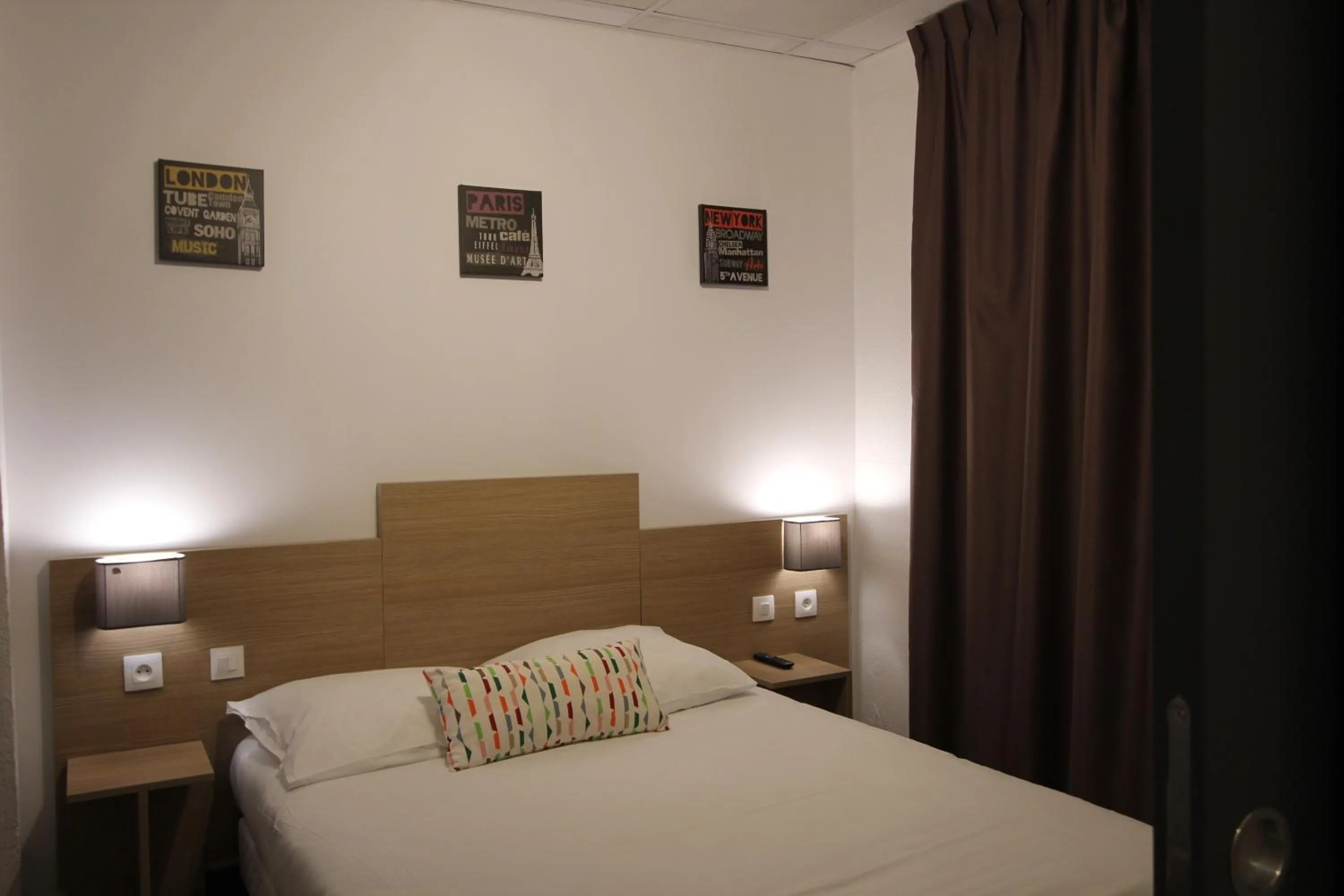 Bed in Hôtel Vol de Nuit Purpan