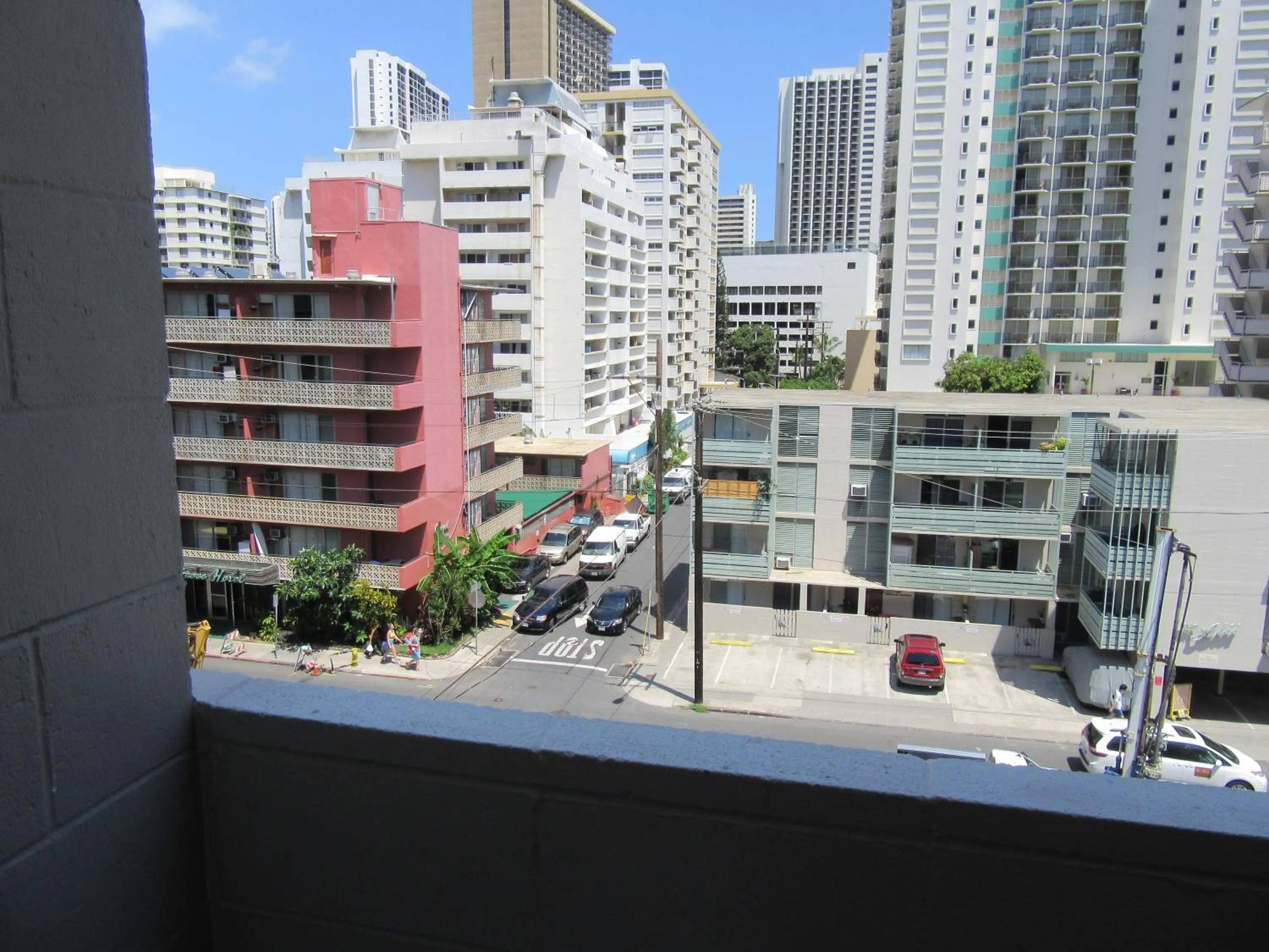 Waikiki Central Hotel - No Resort Fees