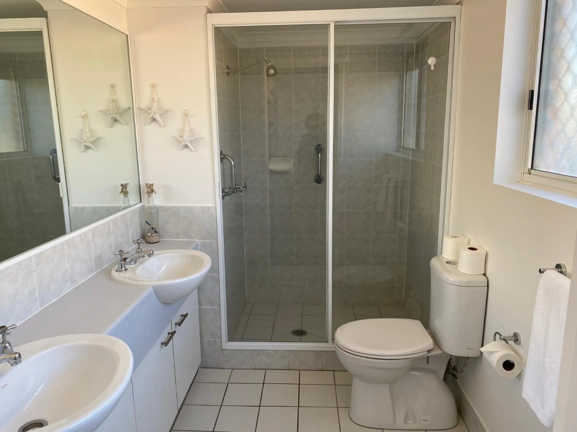 Bathroom in Belvedere Apartments