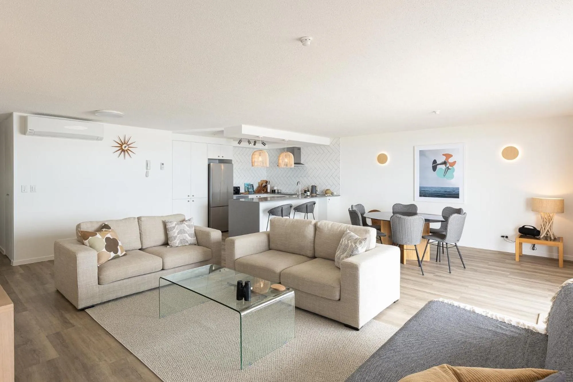 Living room in The Rocks Resort - Official