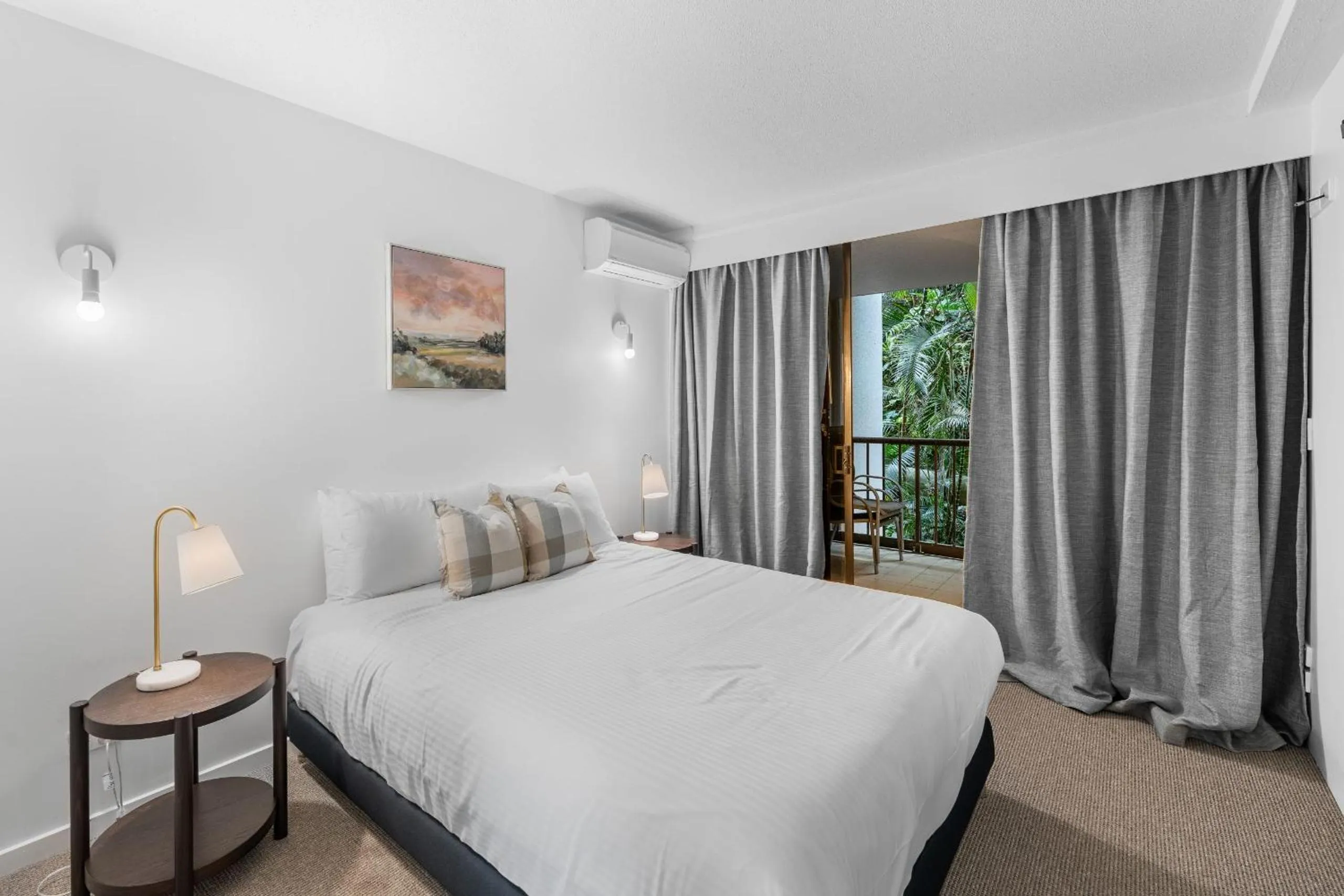 Bed in The Rocks Resort - Official