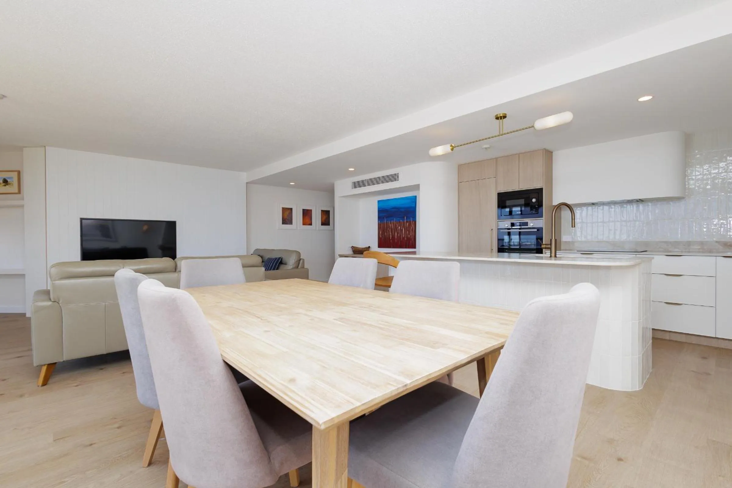 Dining area in The Rocks Resort - Official