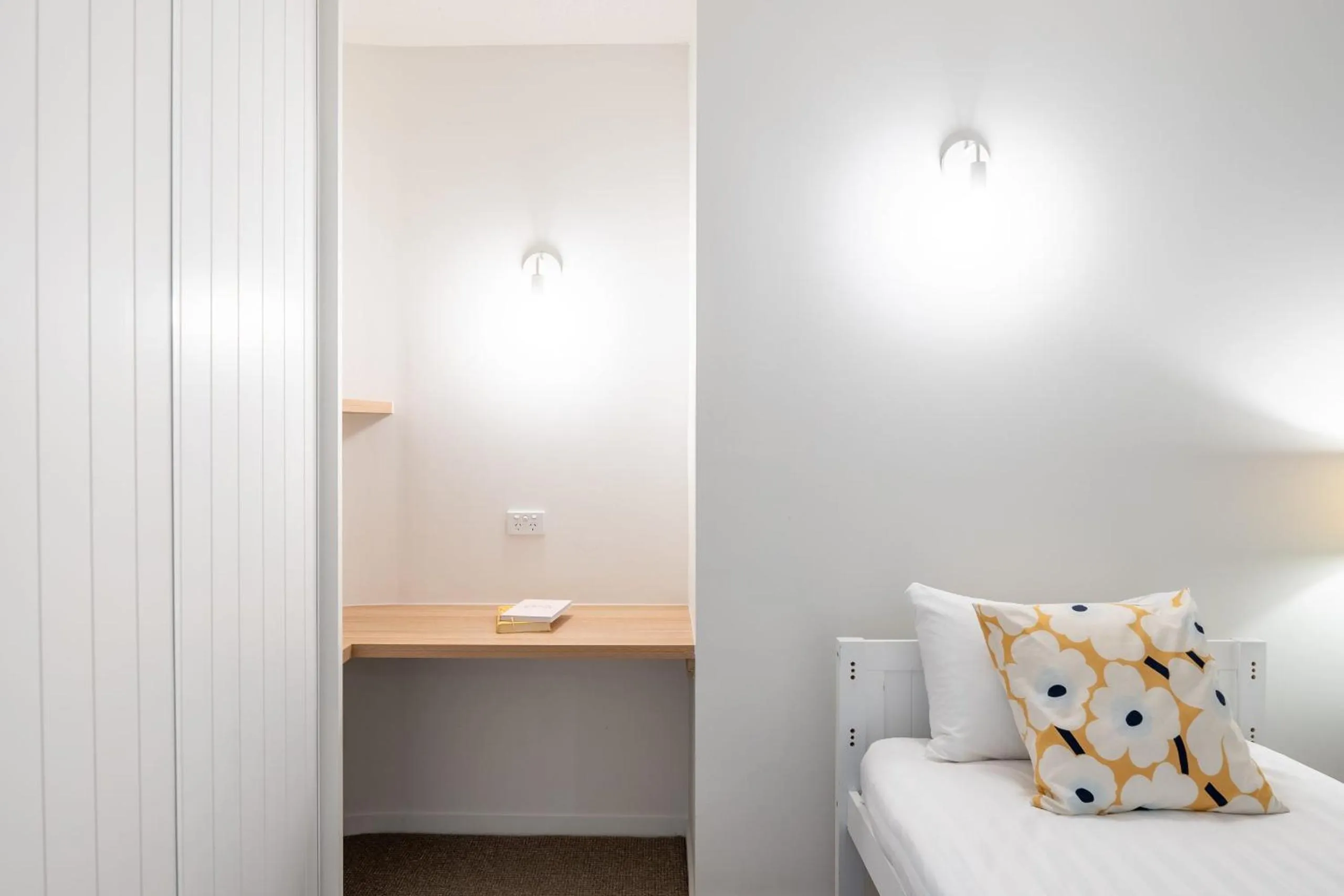 Bed in The Rocks Resort - Official