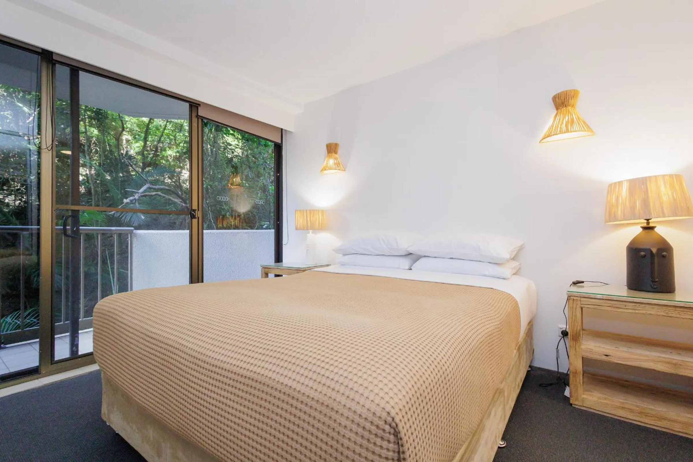 Bed in The Rocks Resort - Official