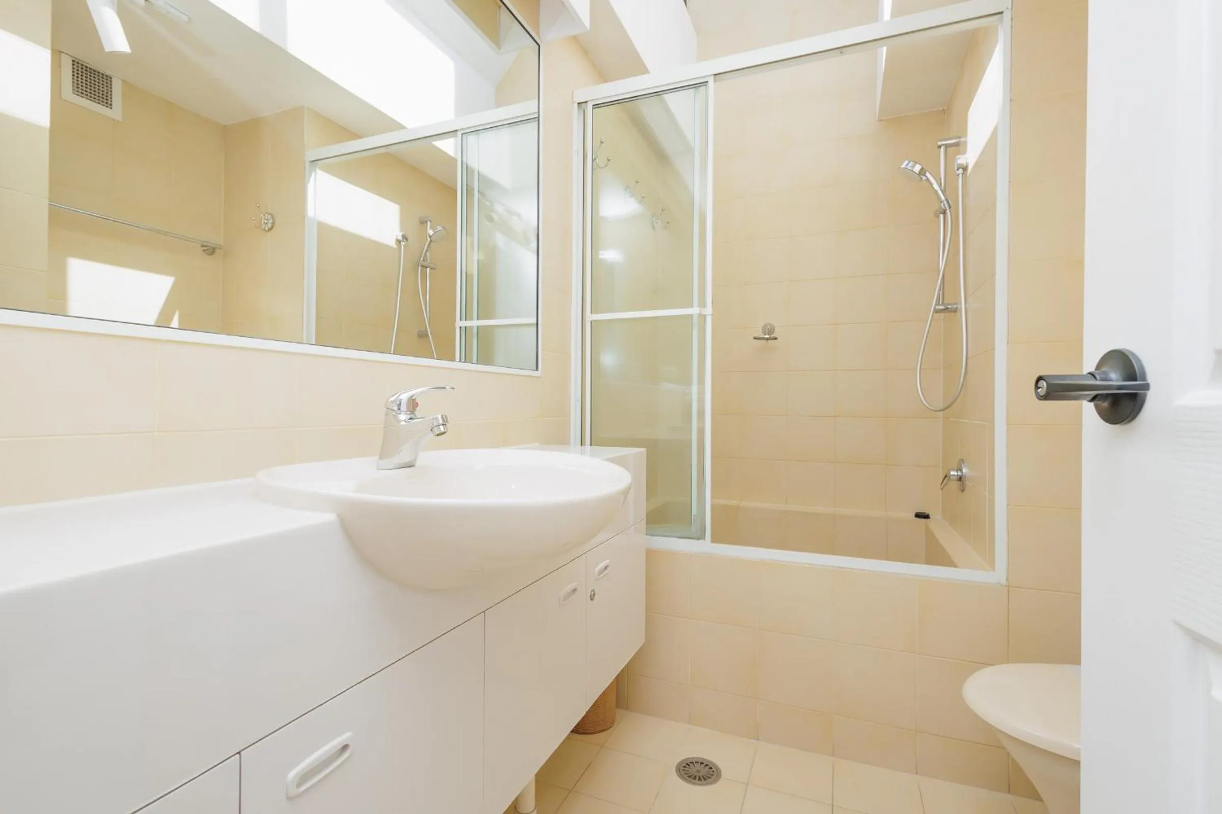 The Rocks Resort - Official