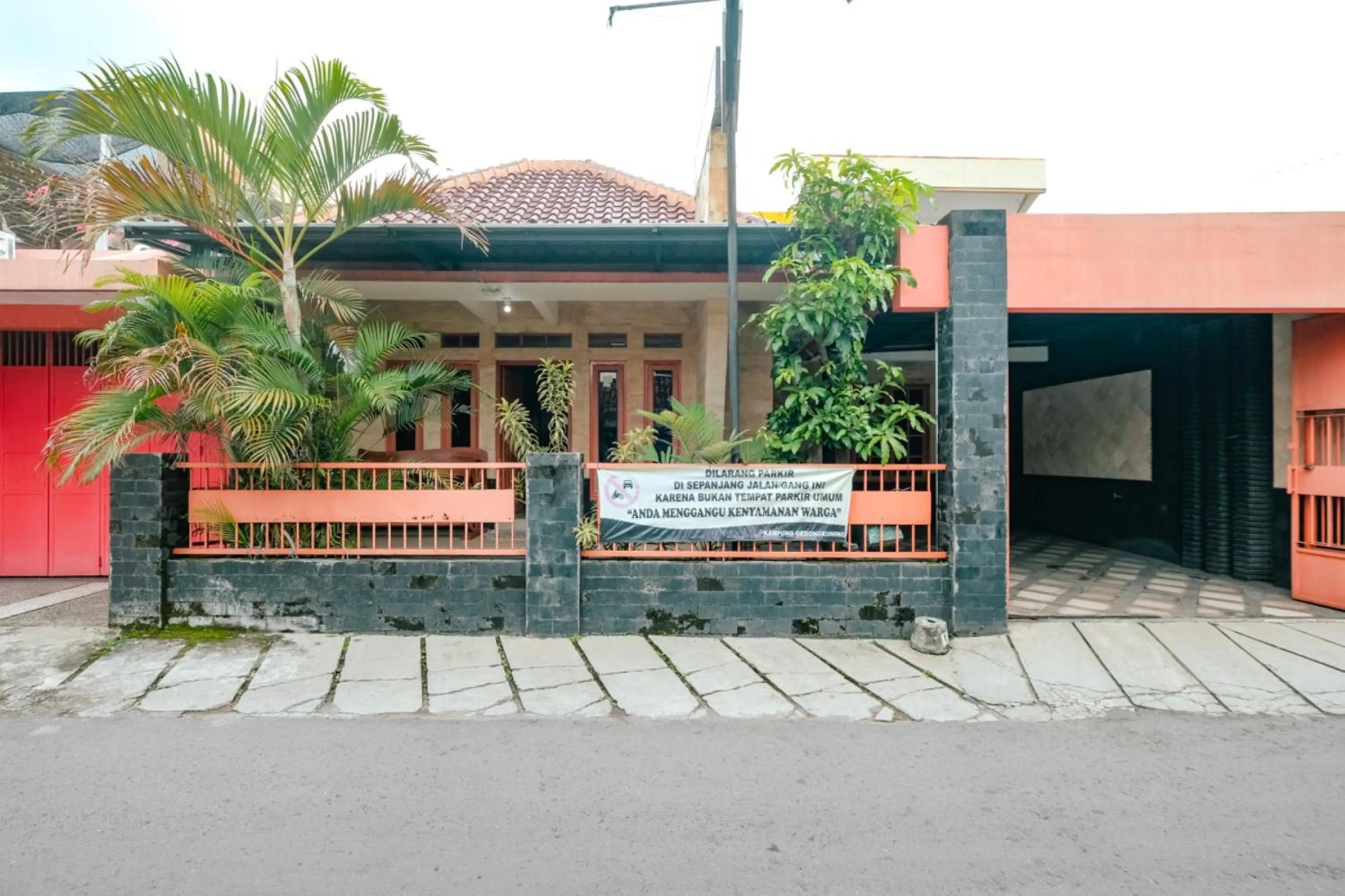 Property building in Homestay Simply Homy Jogja dekat Gembiraloka Zoo