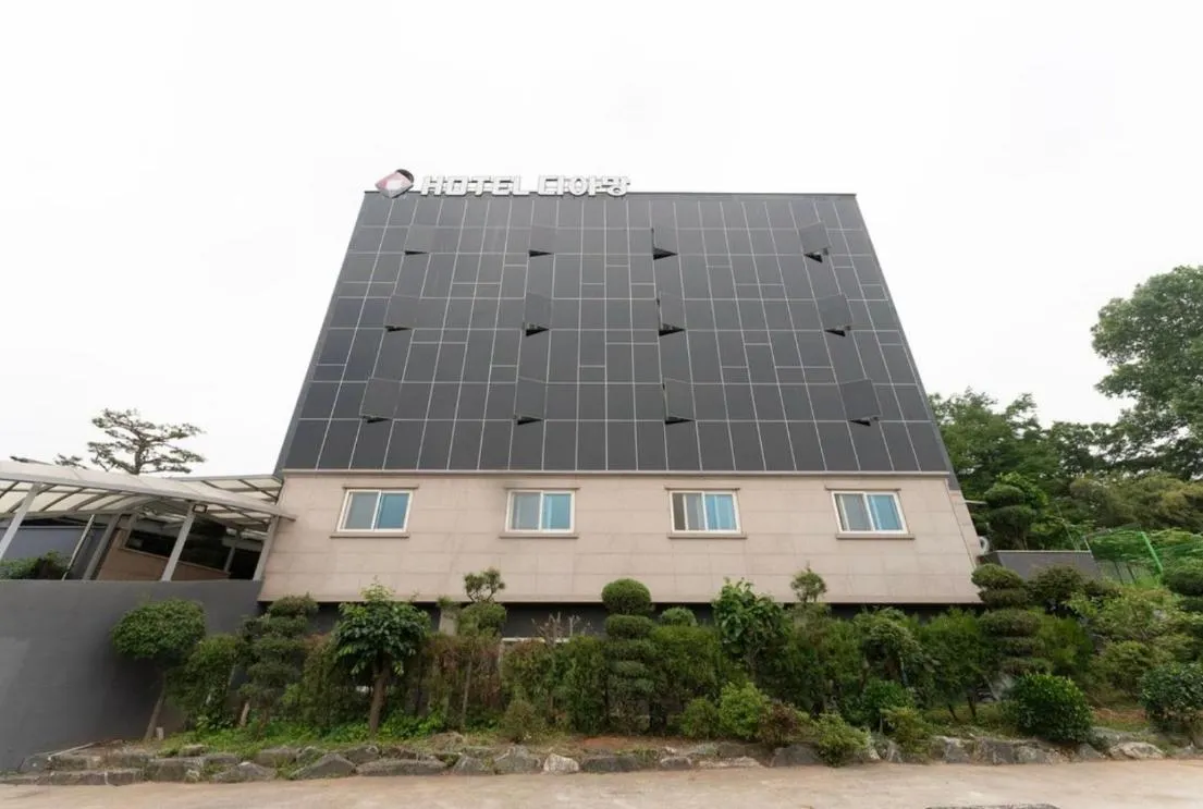 Property building in Hotel Diamant