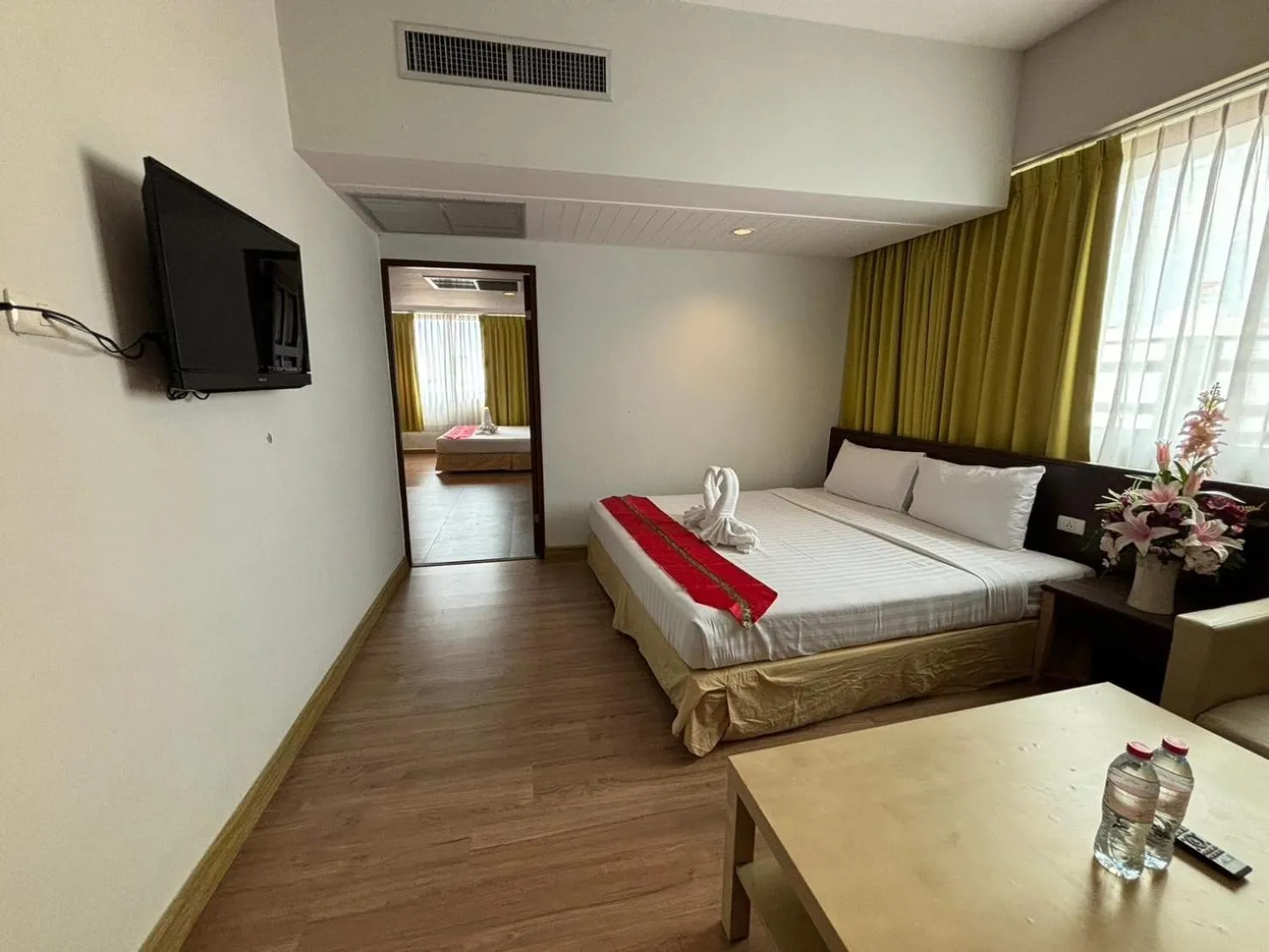 Bed in Aloha Hatyai Hotel