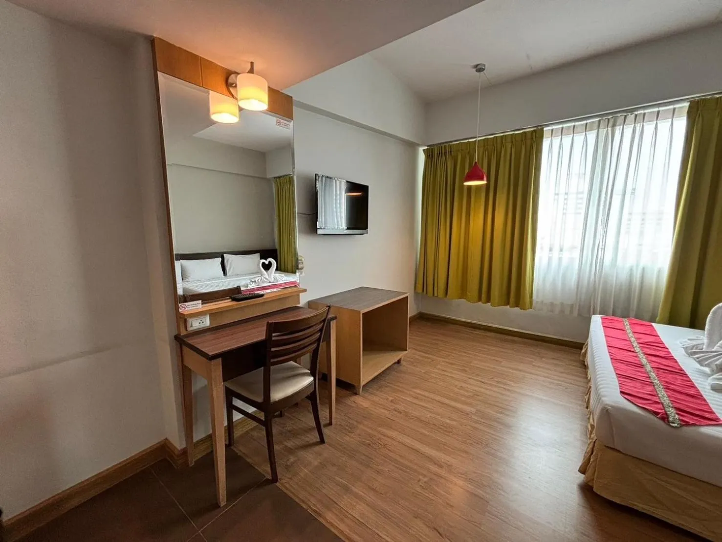 Bed in Aloha Hatyai Hotel