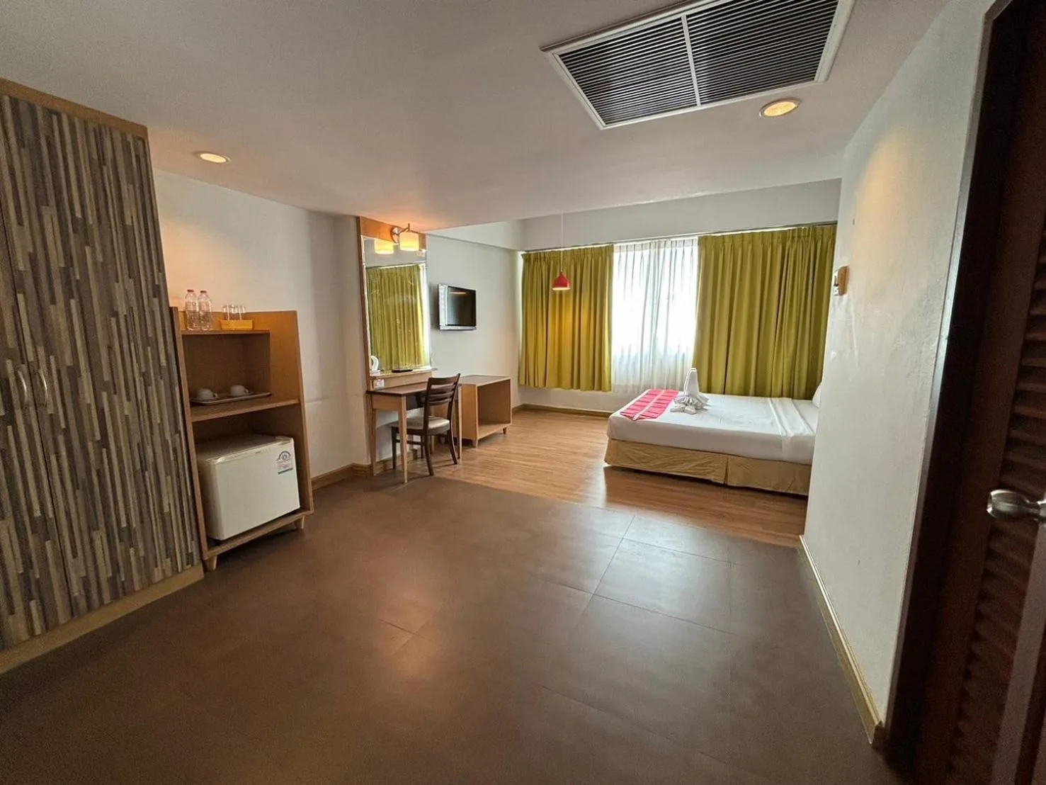 Bed in Aloha Hatyai Hotel