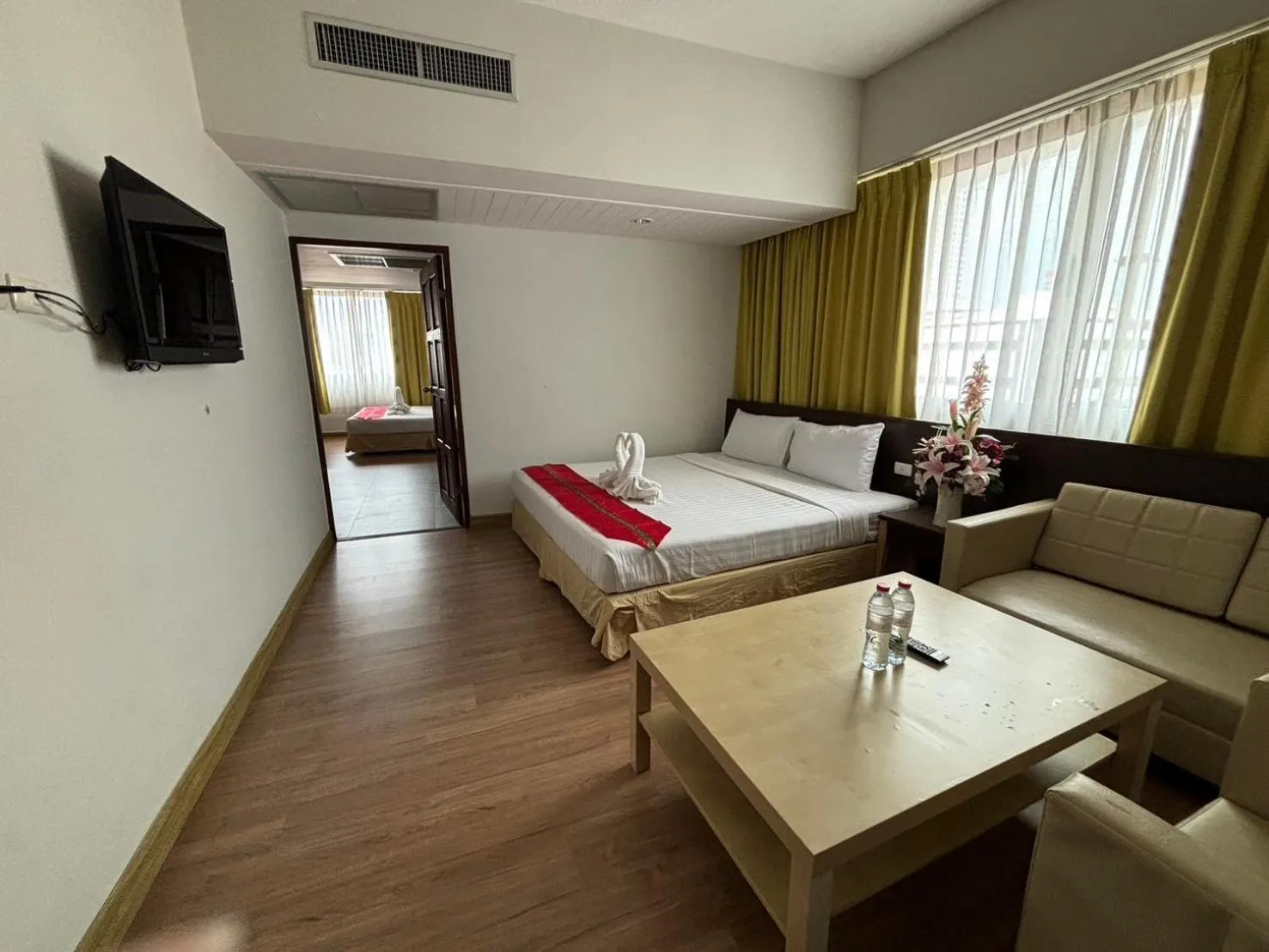 Bed in Aloha Hatyai Hotel