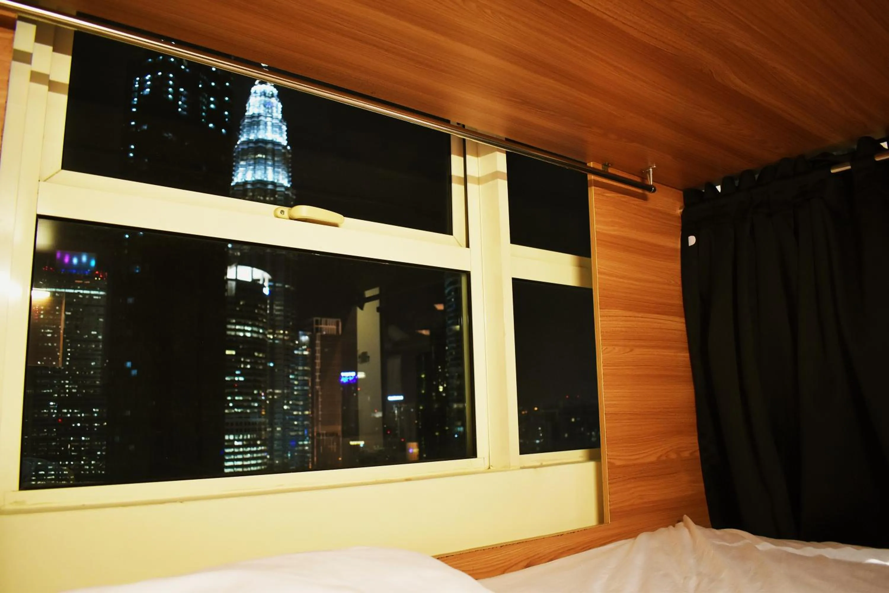 Bed in Penthouse on 34 - The Highest Unit and Best Views in Regalia & Private Rooftop Terrace