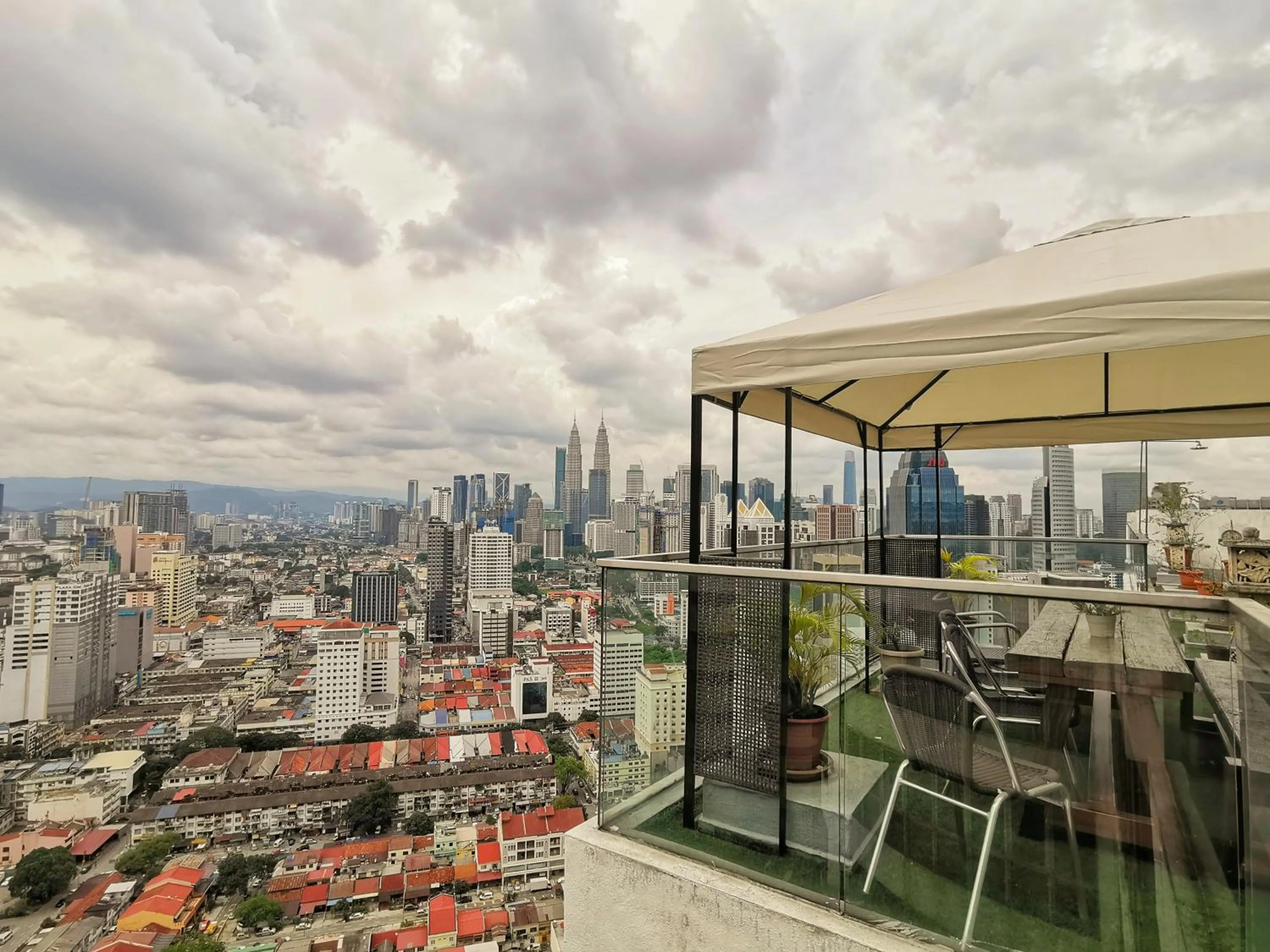 Penthouse on 34 - The Highest Unit and Best Views in Regalia & Private Rooftop Terrace