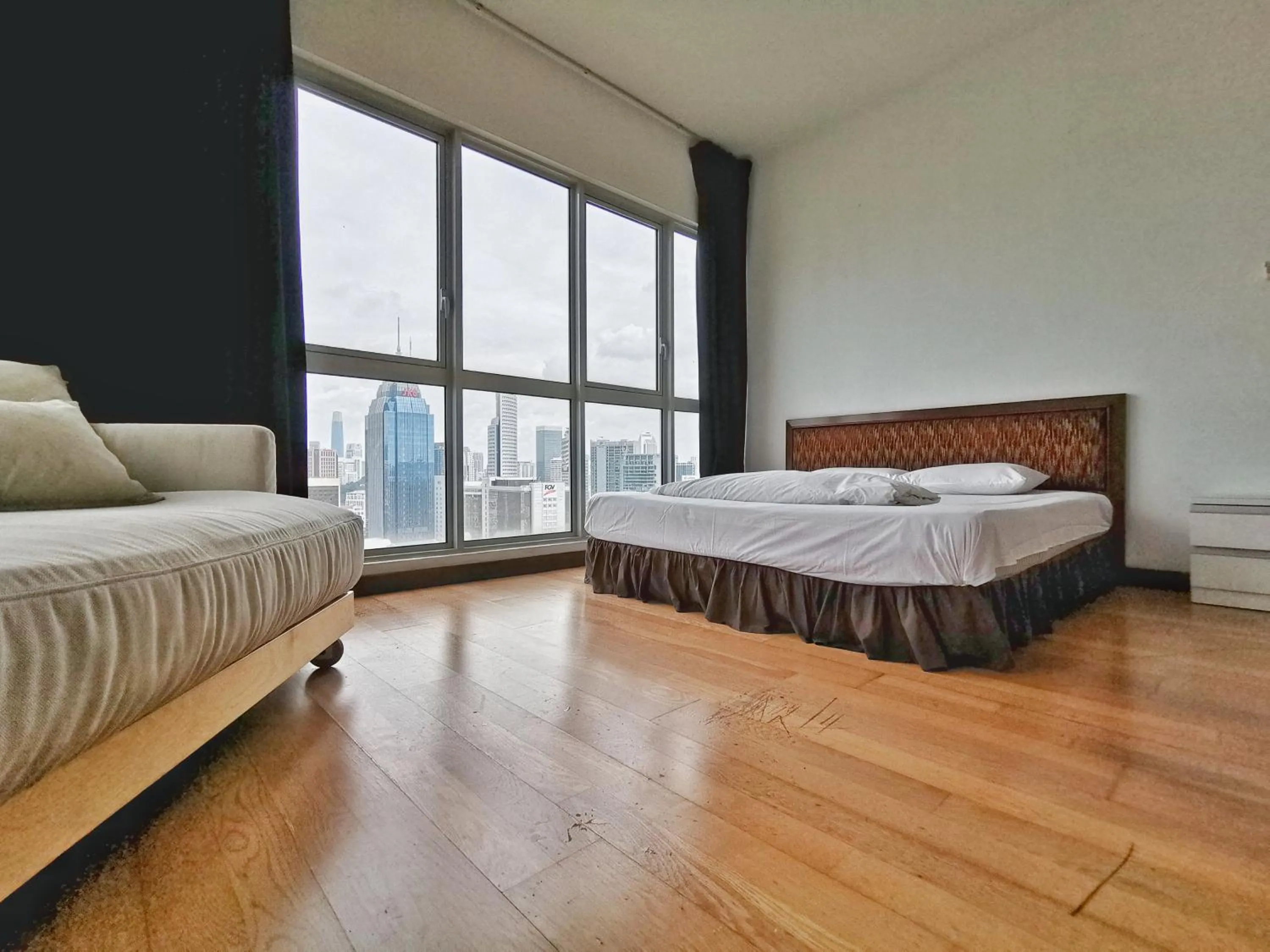 Bed in Penthouse on 34 - The Highest Unit and Best Views in Regalia & Private Rooftop Terrace