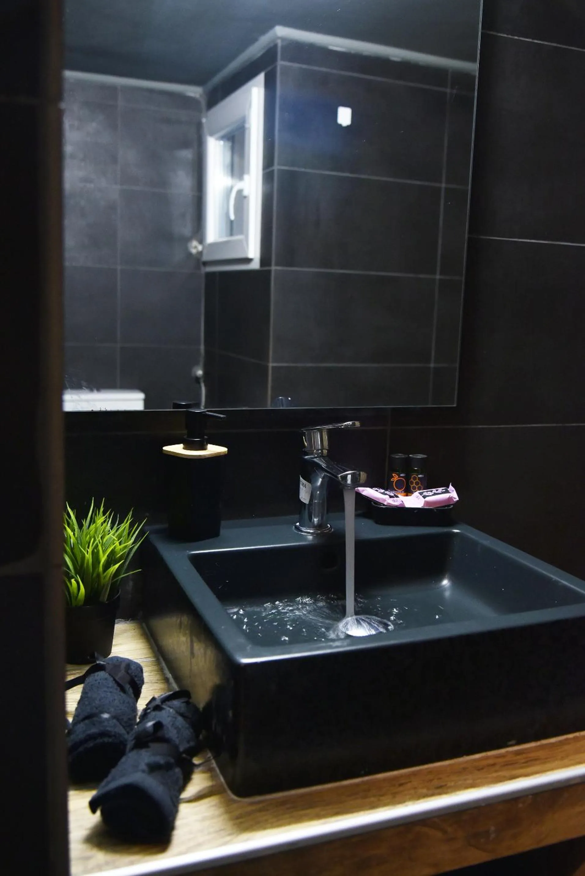 Home Plus Psirri Apartment