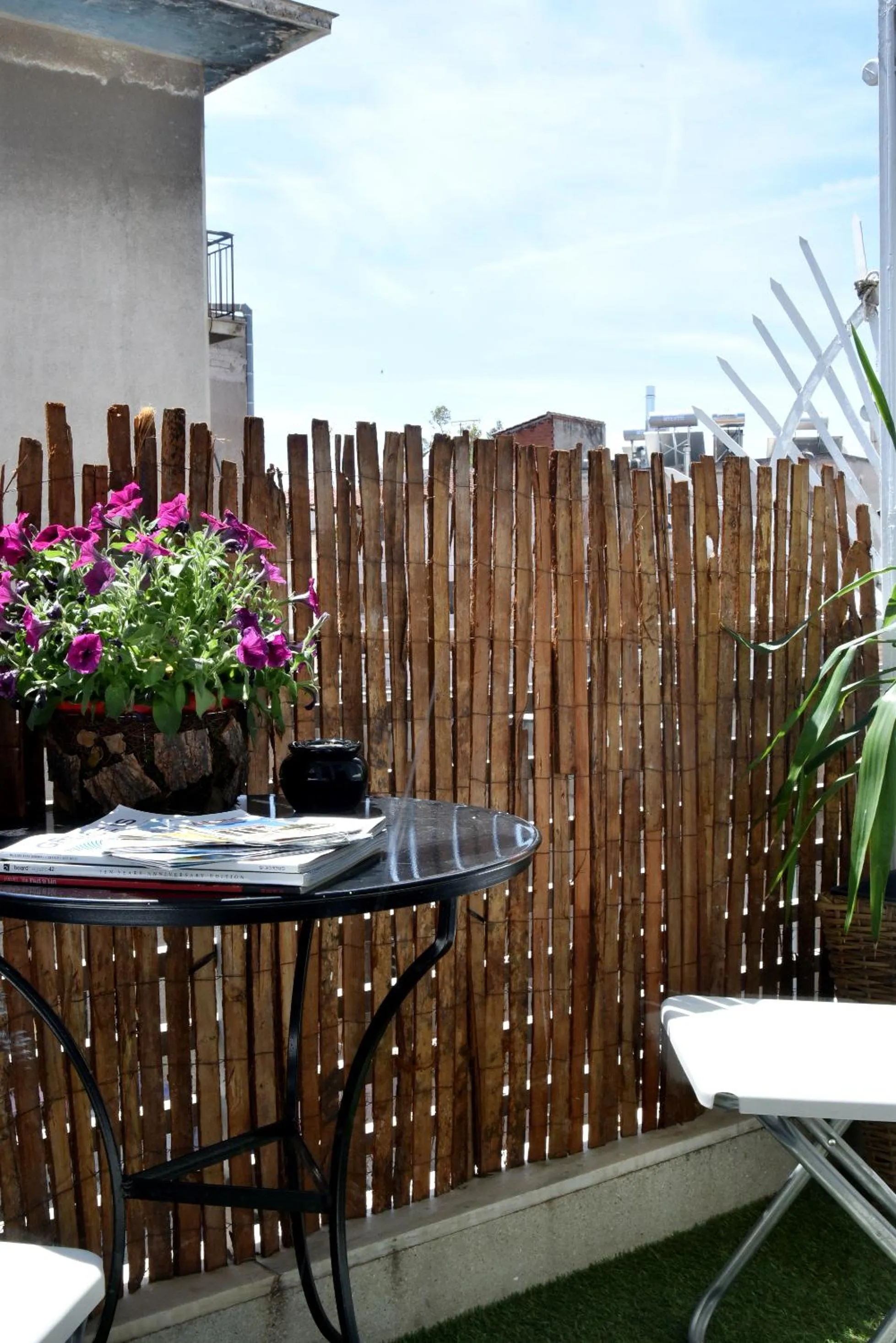 Home Plus Psirri Apartment