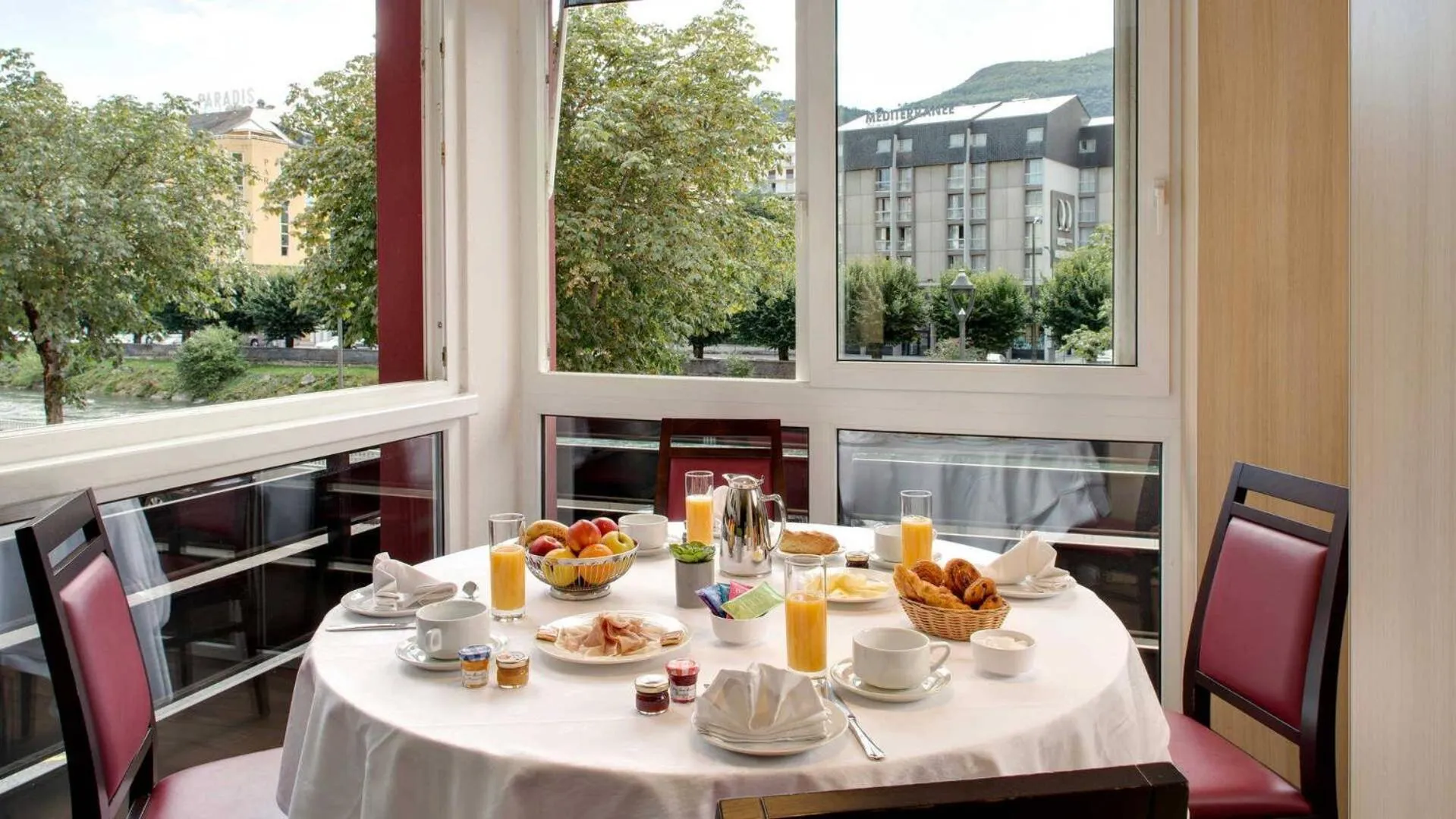 Breakfast in Hôtel Beau Site
