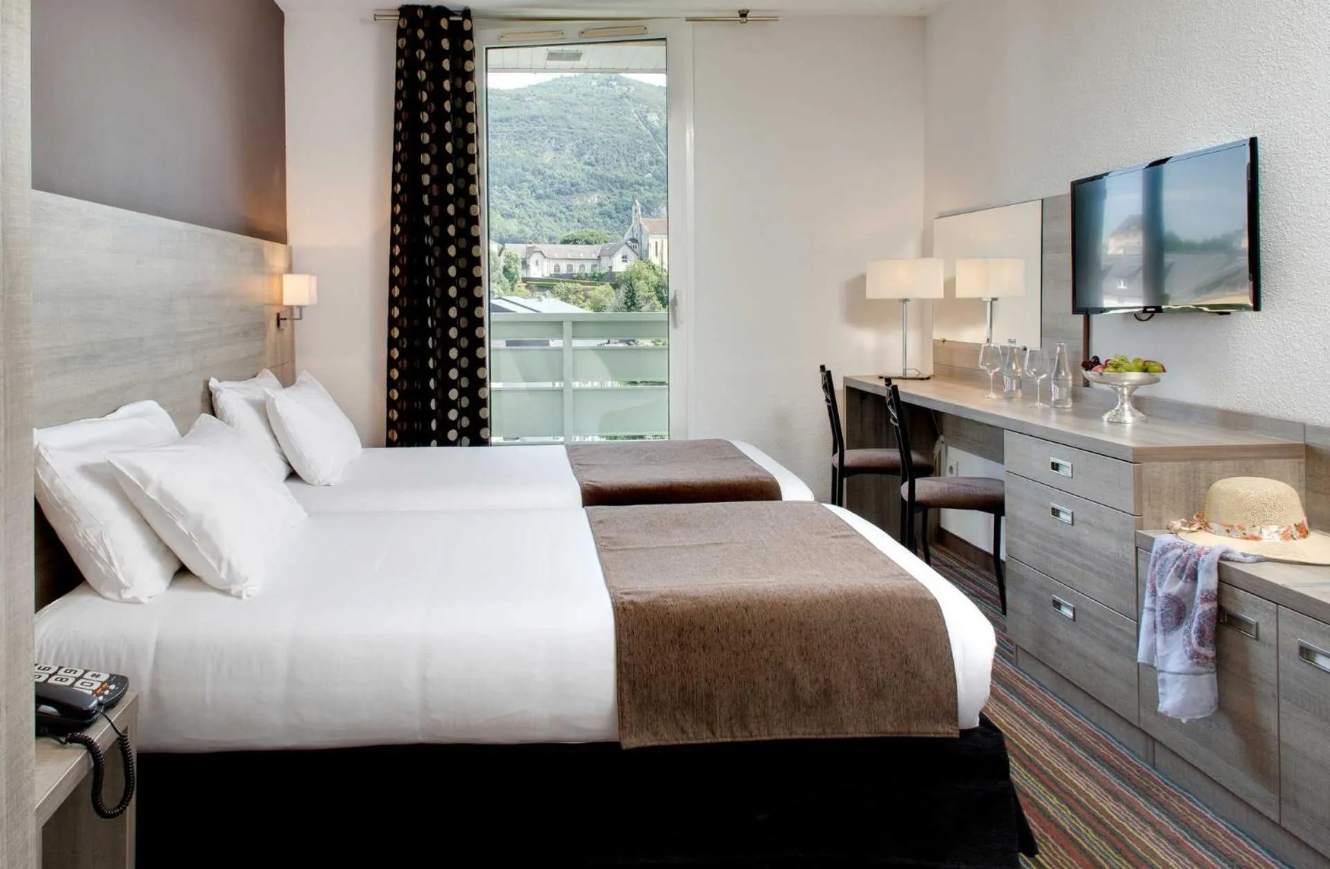 Bedroom in Hôtel Beau Site