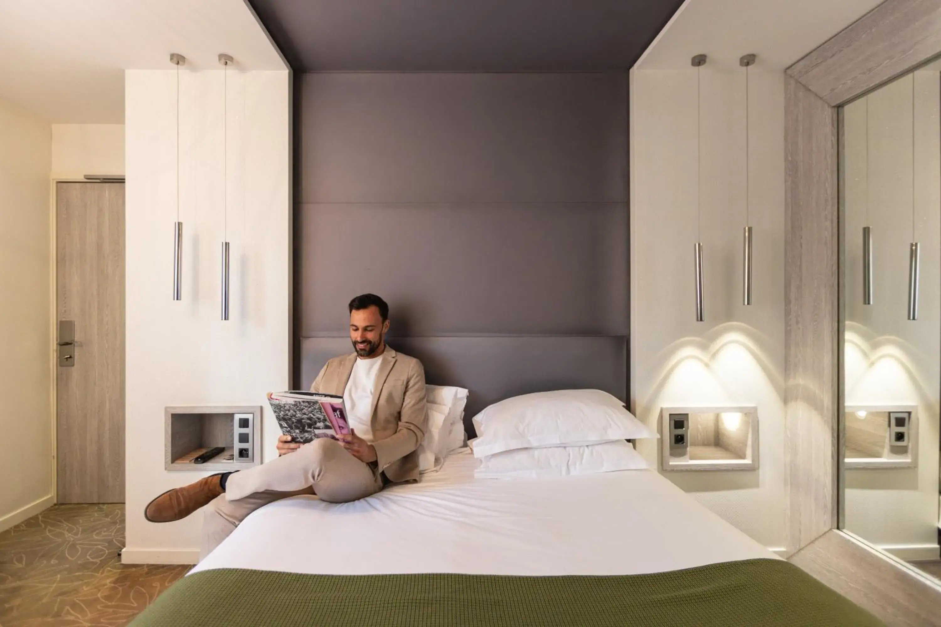 Bed in Cézanne Hôtel Bed in Cézanne Hôtel