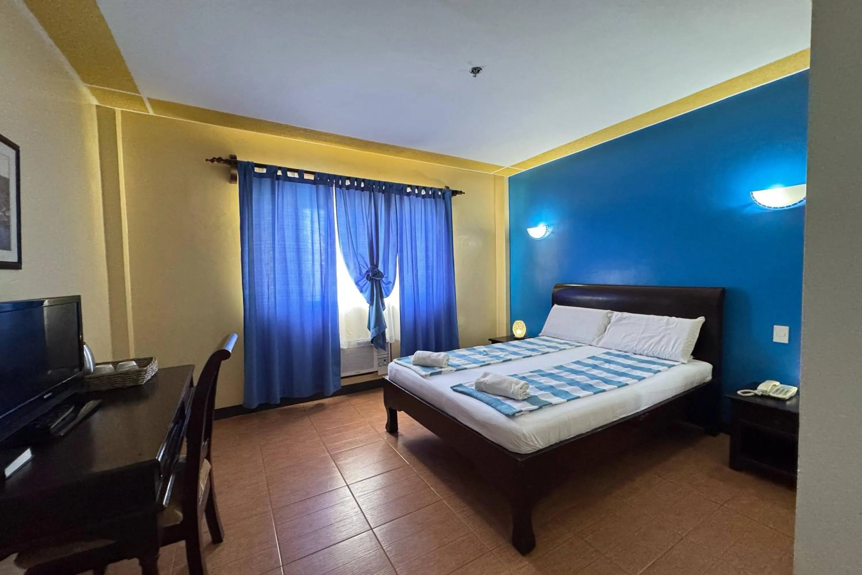 Seating area, Bed in OveMar Resort Hotel near Vigan