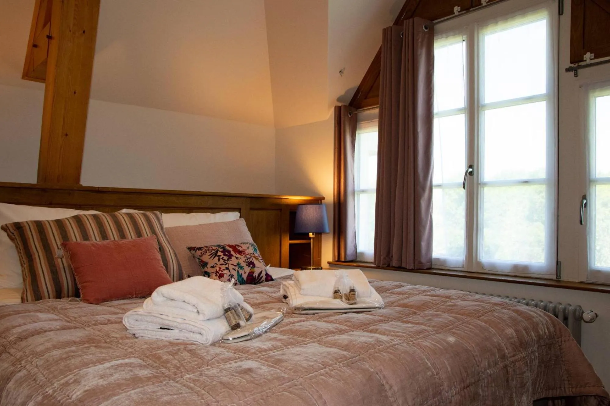 Bed in LA CHARMERAIE