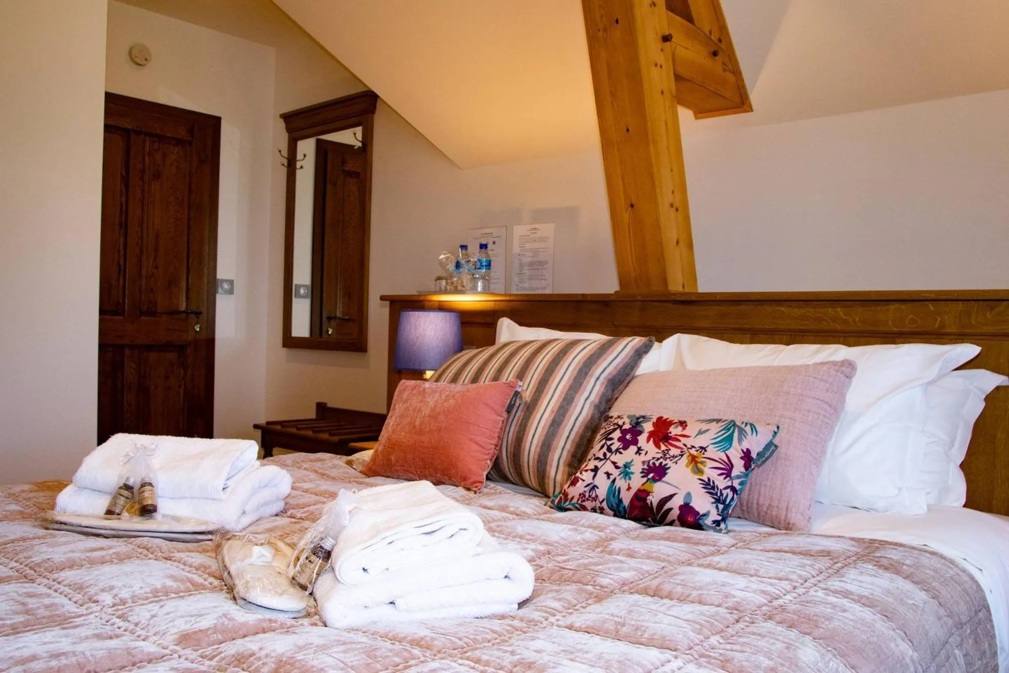 Bed in LA CHARMERAIE