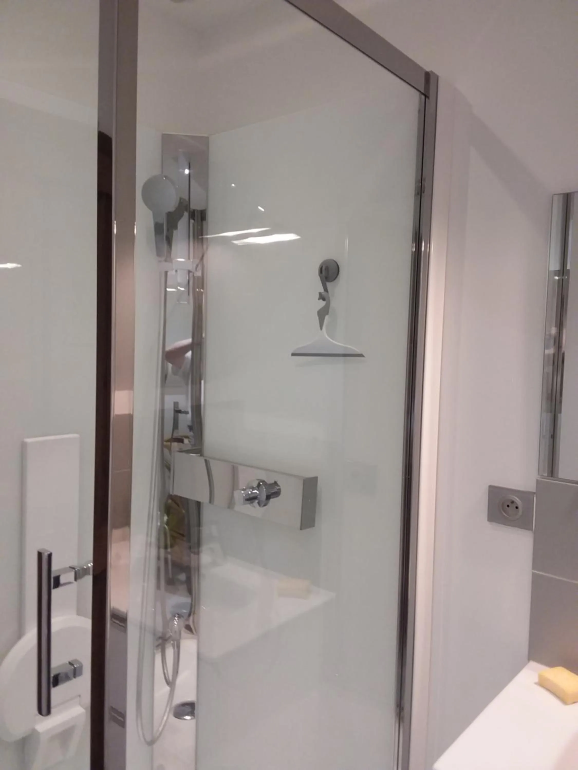 Shower in LA CHARMERAIE