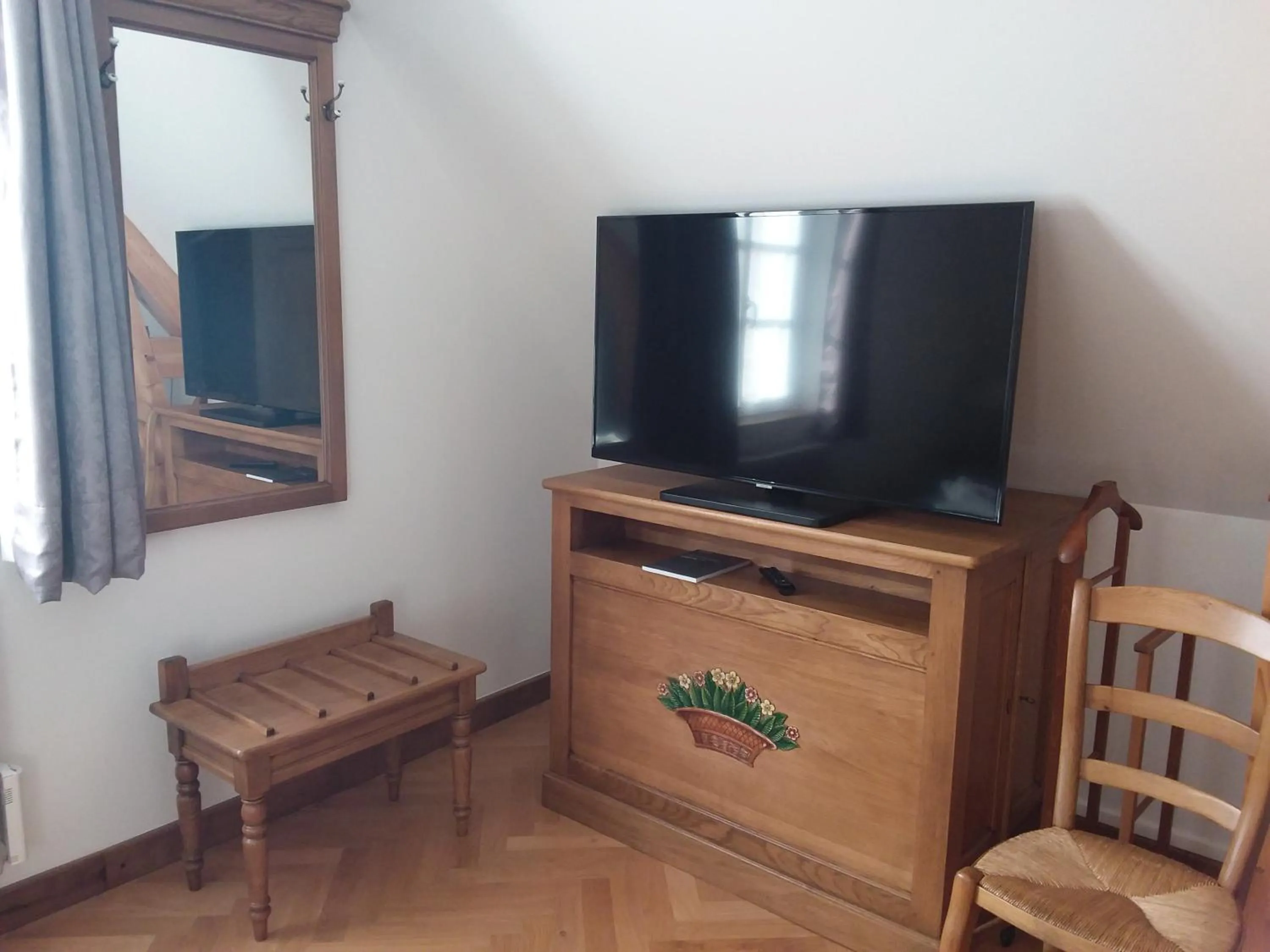 TV and multimedia in LA CHARMERAIE