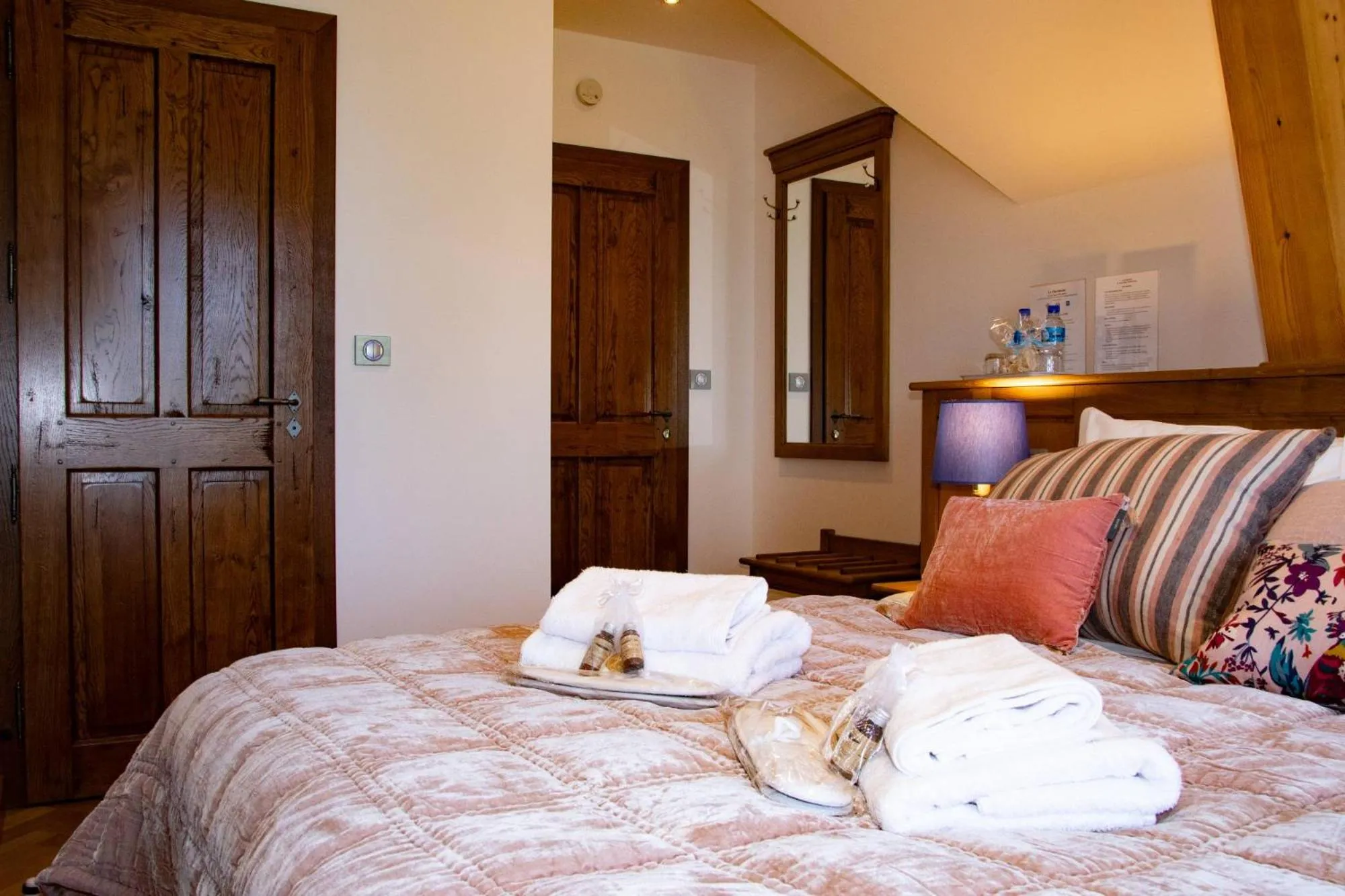 Bed in LA CHARMERAIE