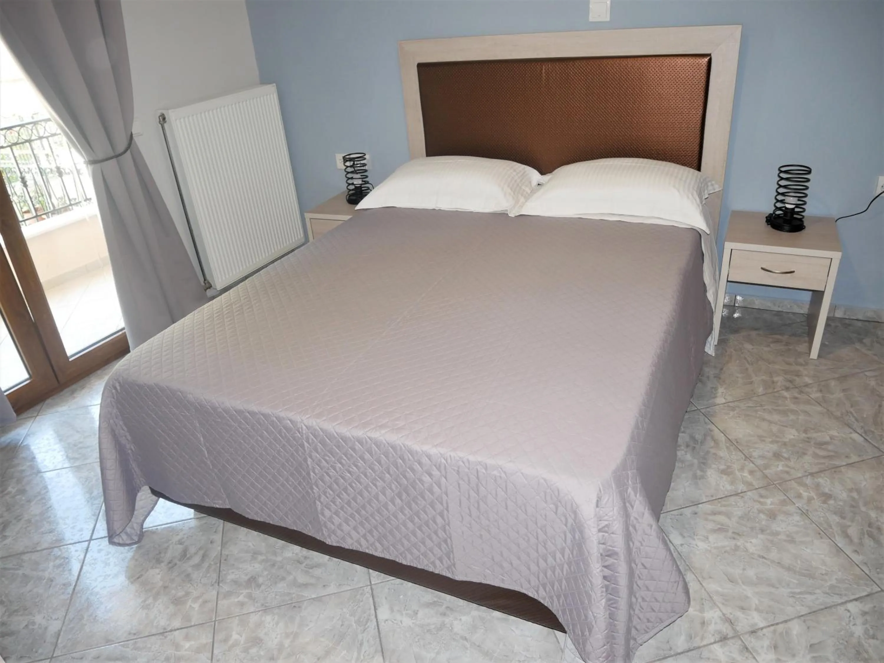 Bed in Sandra's Studios